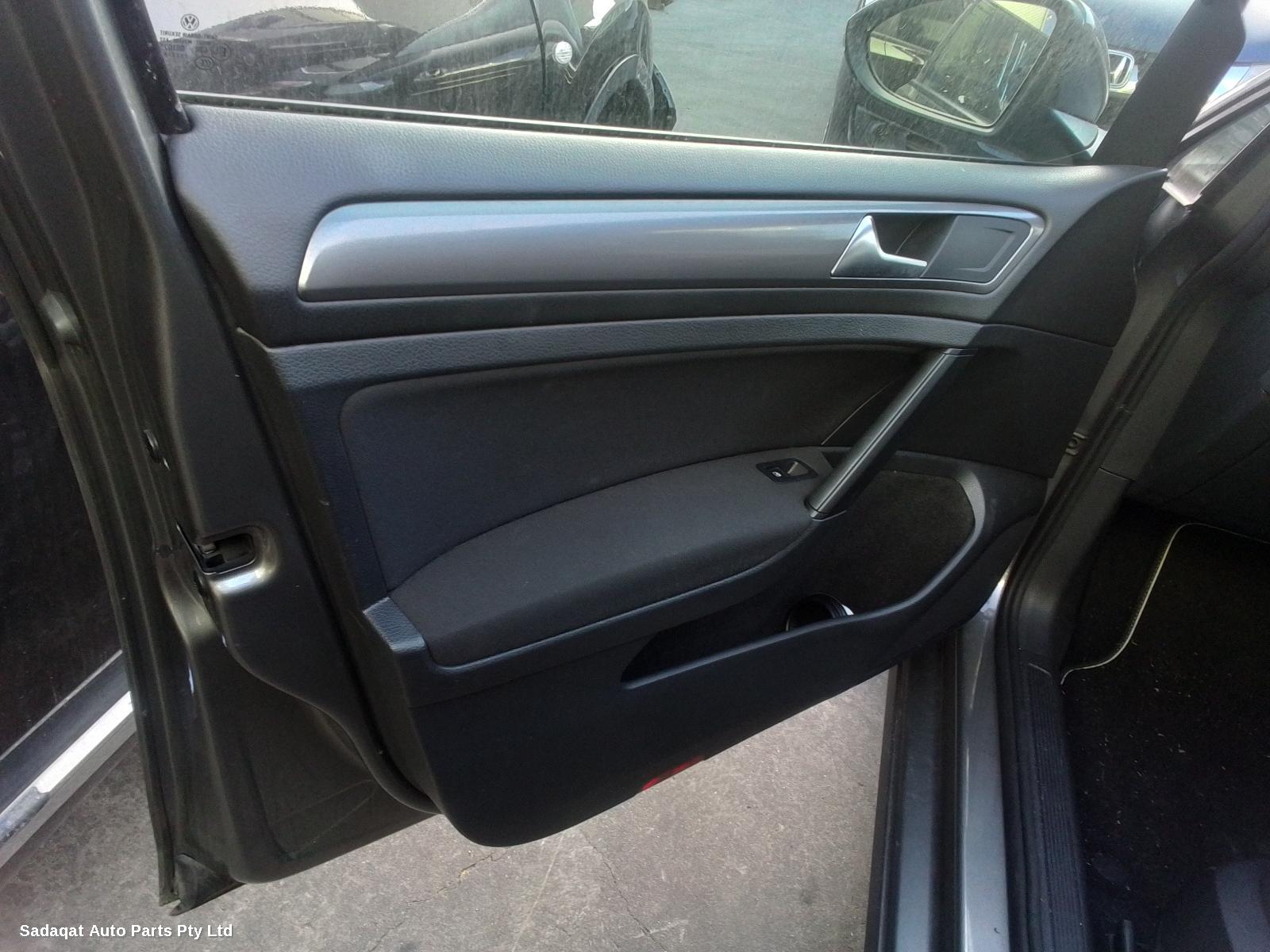 Volkswagen Golf Left Rear Hub Assembly