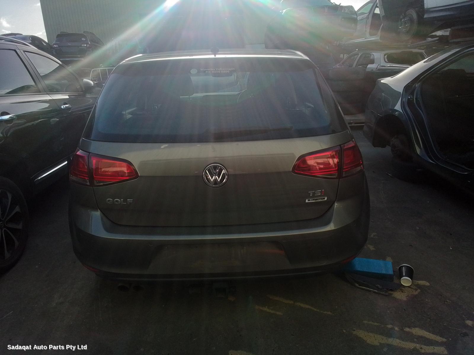 Volkswagen Golf Left Rear Hub Assembly