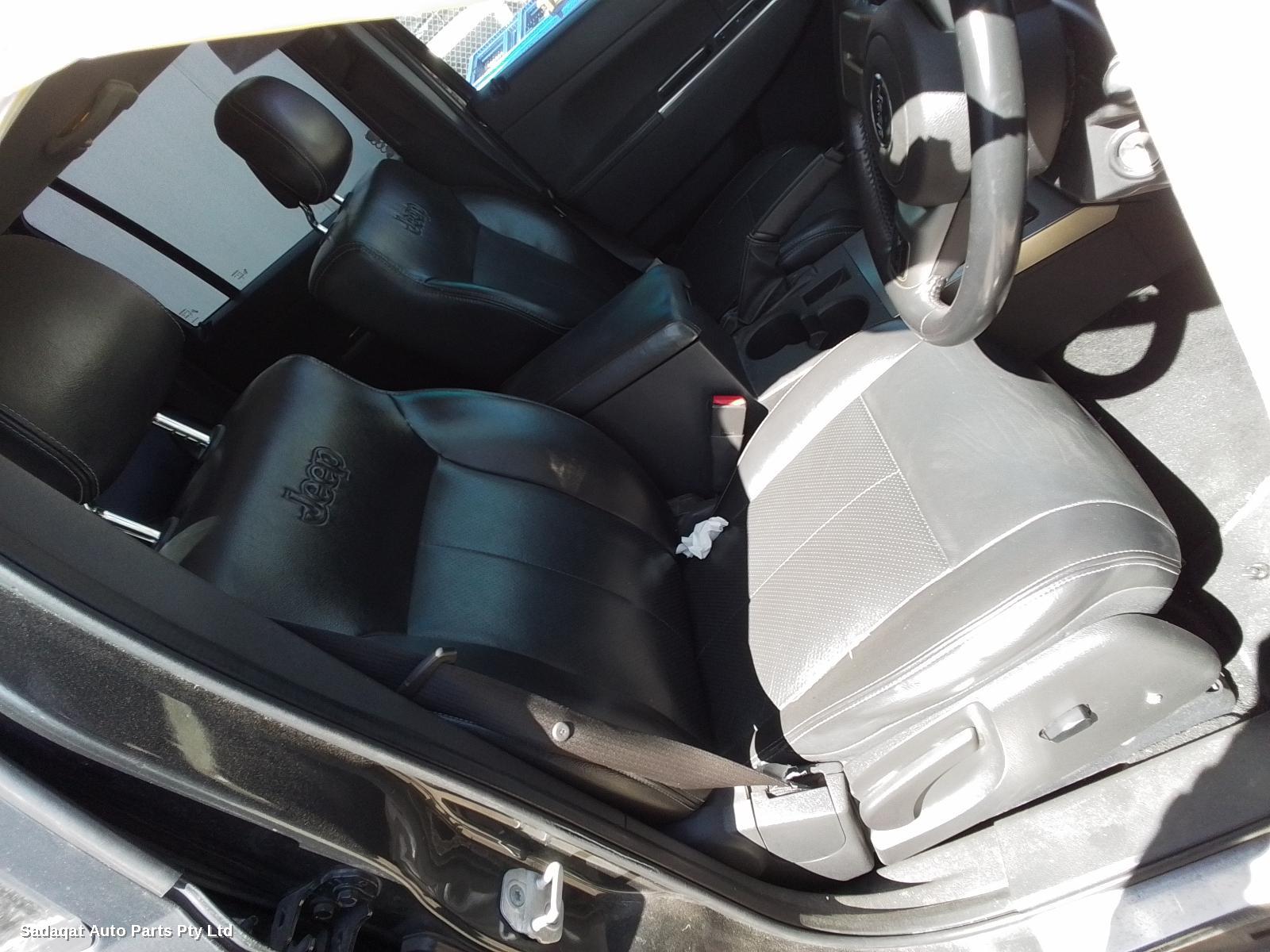 Jeep Cherokee Bonnet