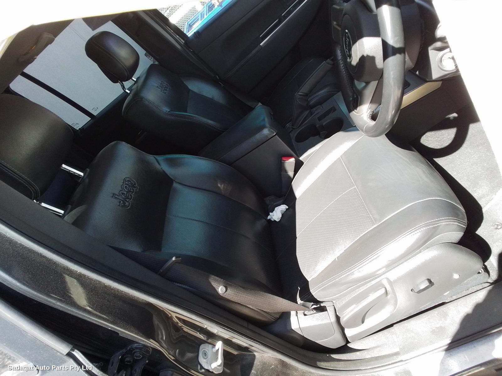 Jeep Cherokee Bonnet