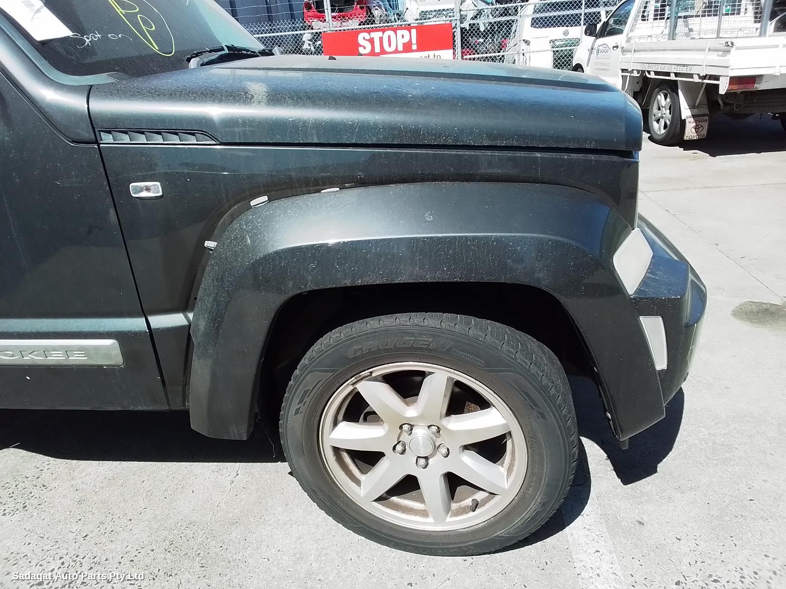Jeep Cherokee Bonnet