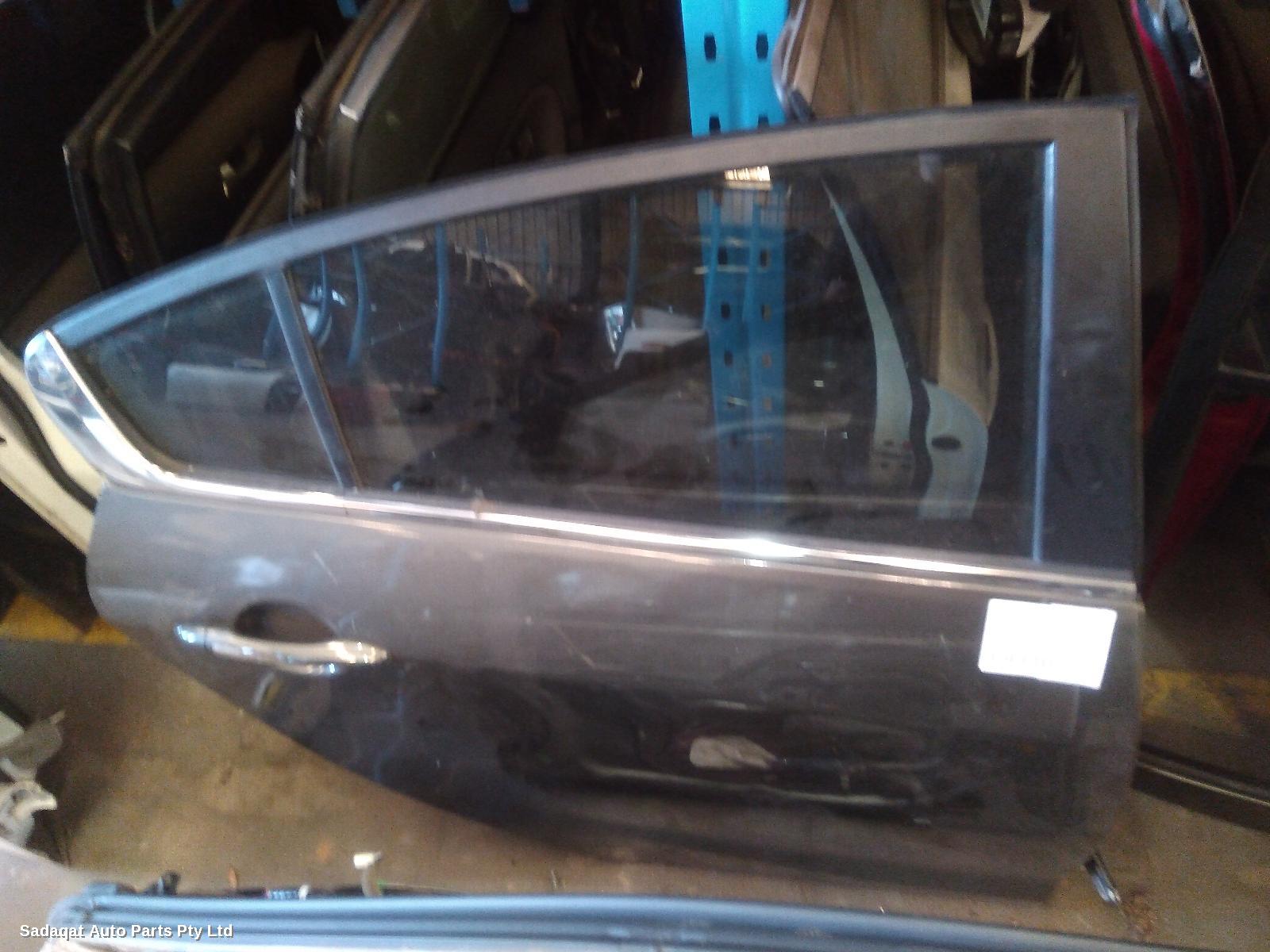Kia Cerato Right_rear_door_sliding
