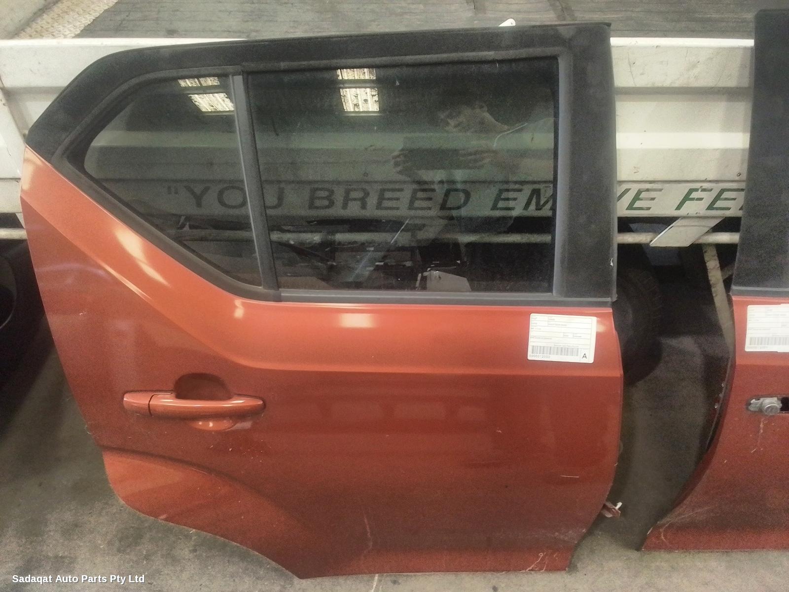 Suzuki Ignis Right_rear_door_sliding