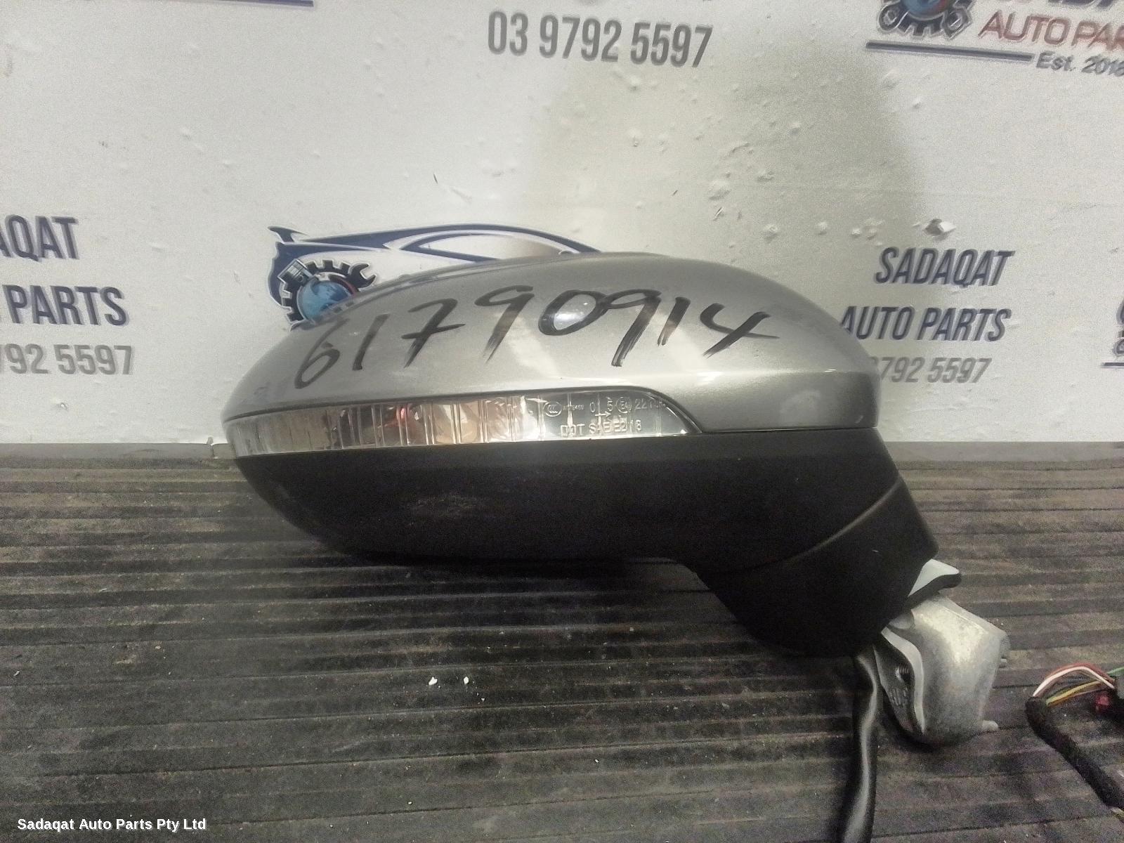 Volkswagen Passat Right Door Mirror