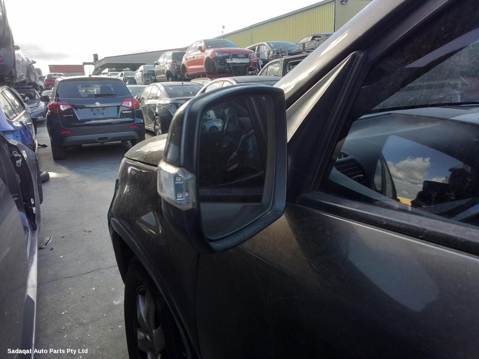 Kia Sorento Right Door Mirror