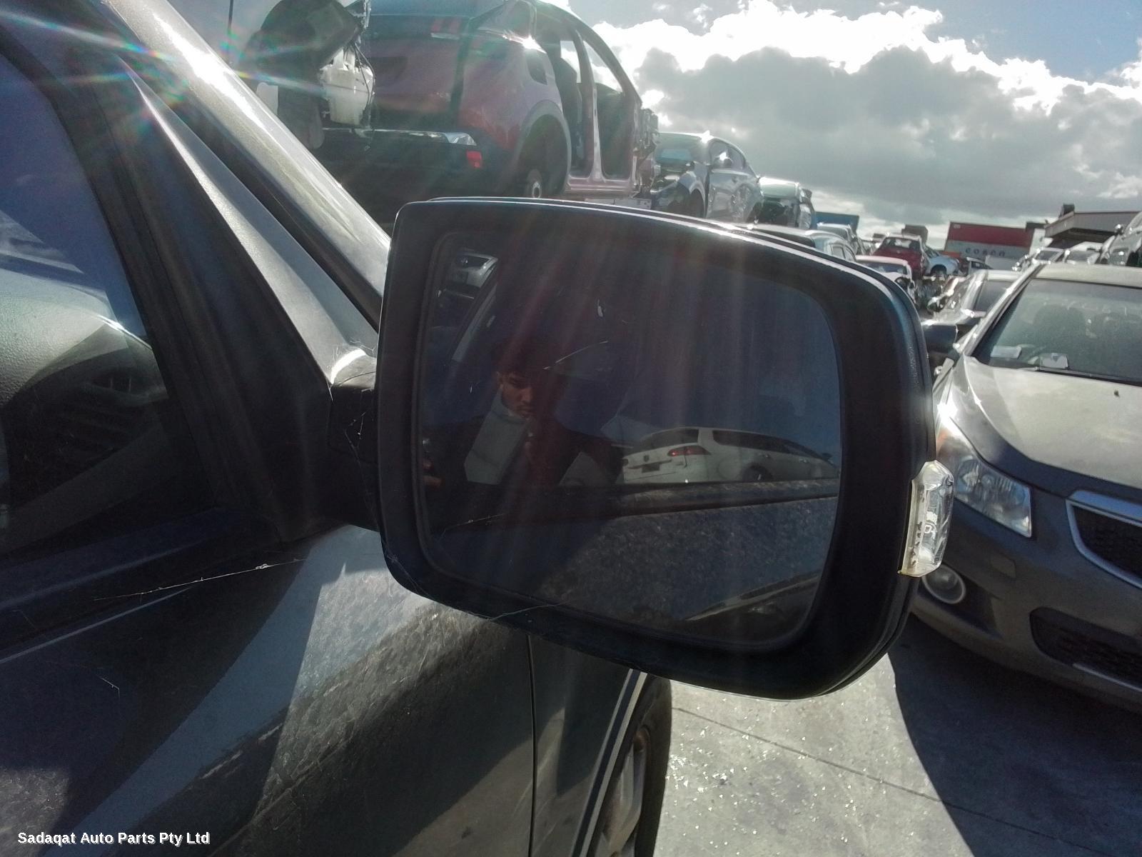 Kia Sorento Right Door Mirror