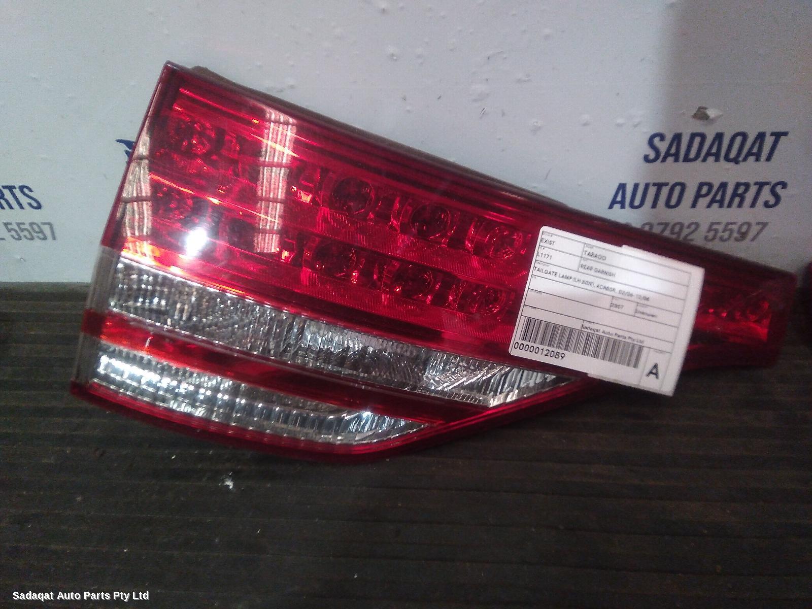 Toyota Tarago Rear Garnish