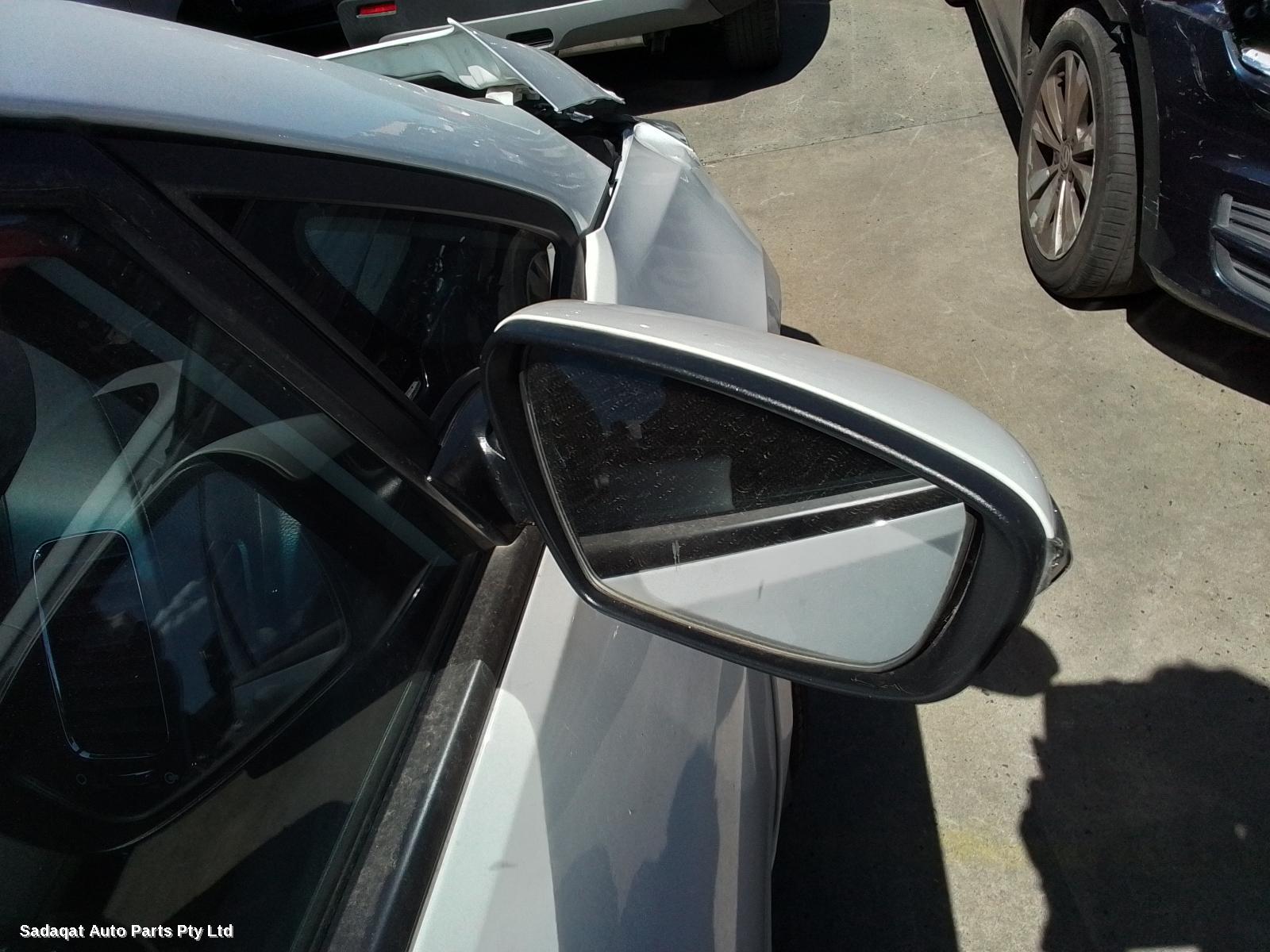 Kia Cerato Rear Garnish