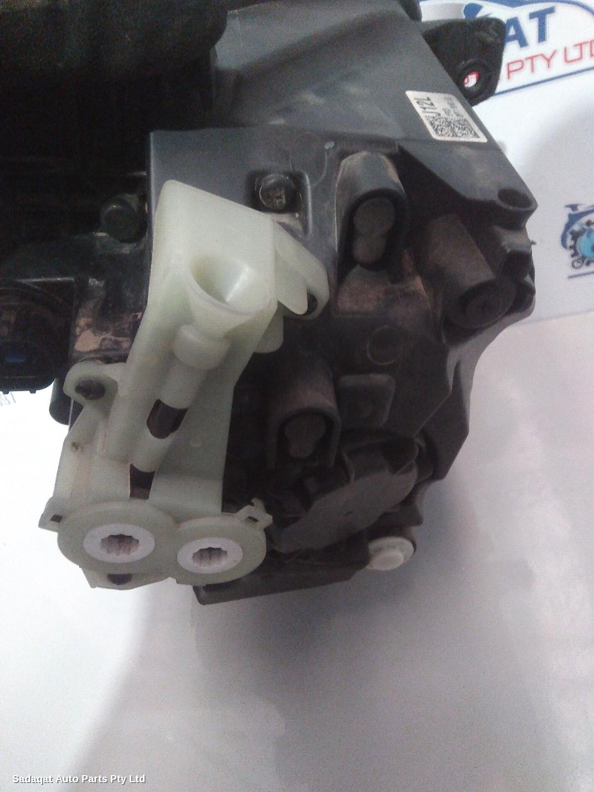 Hyundai Tucson Left Headlamp