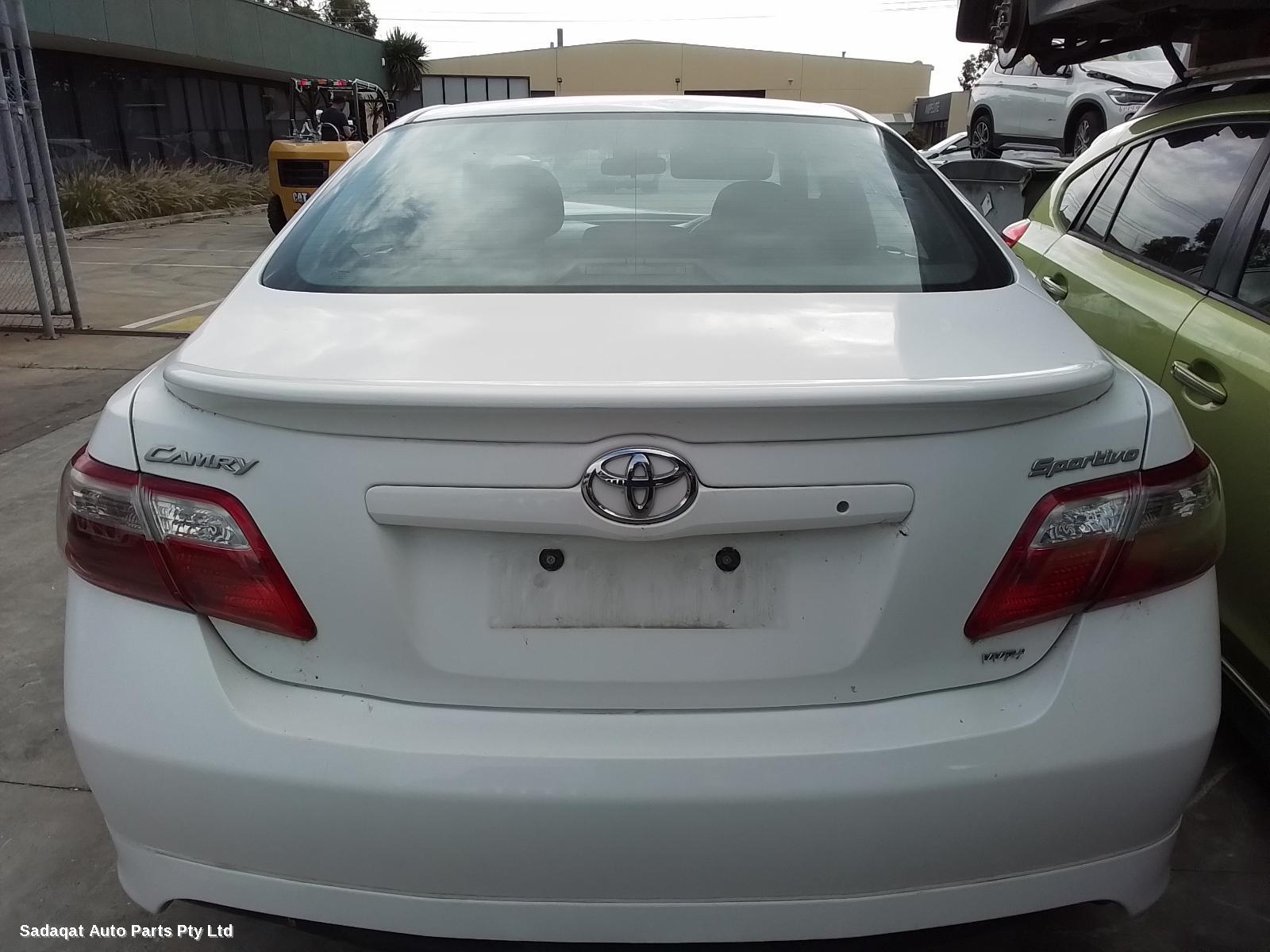 Toyota Camry Right Guard Liner