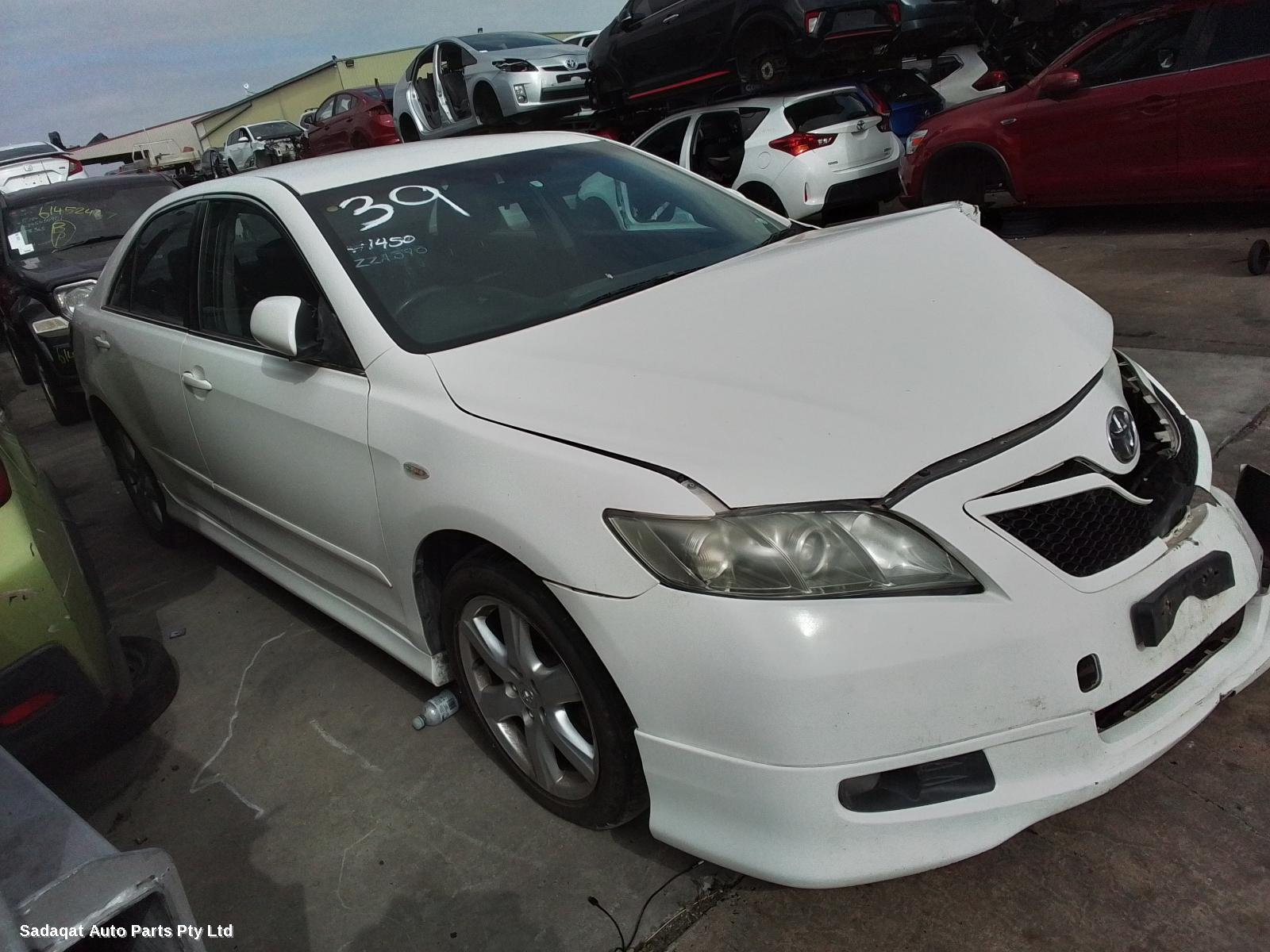 Toyota Camry Right Guard Liner