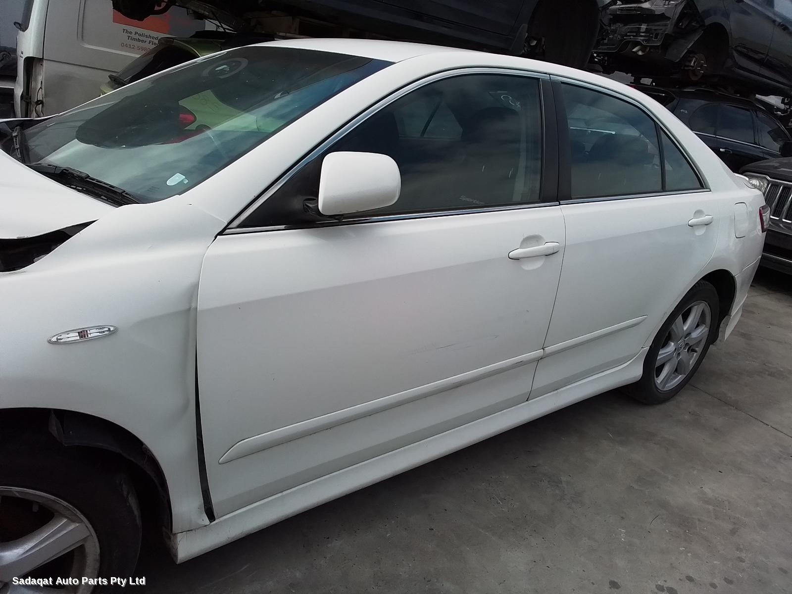 Toyota Camry Right Guard Liner