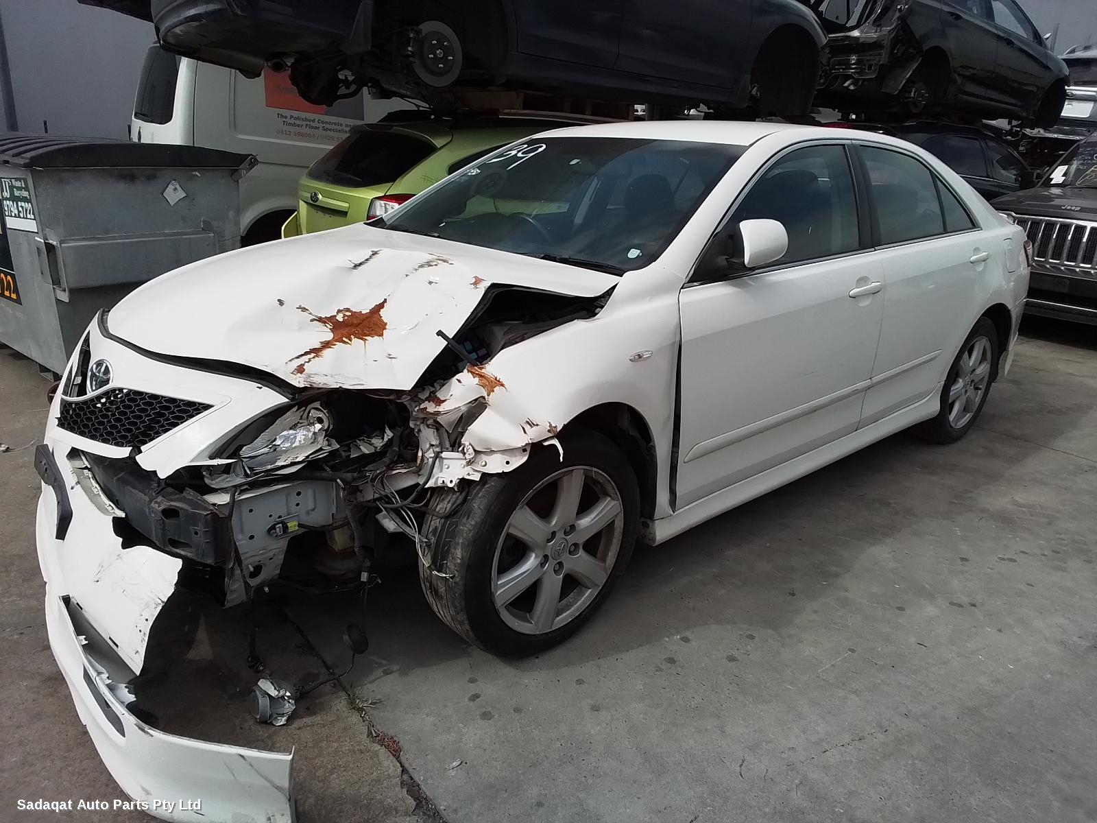 Toyota Camry Right Guard Liner