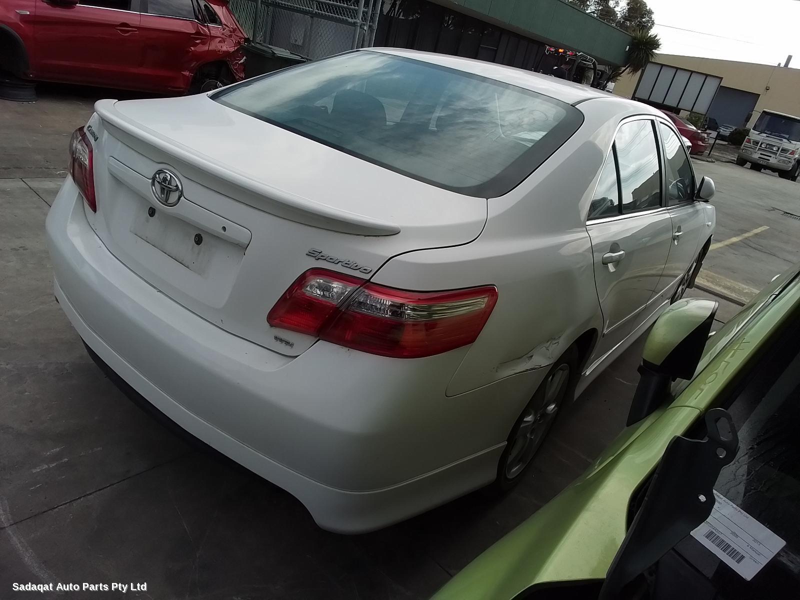 Toyota Camry Right Guard Liner