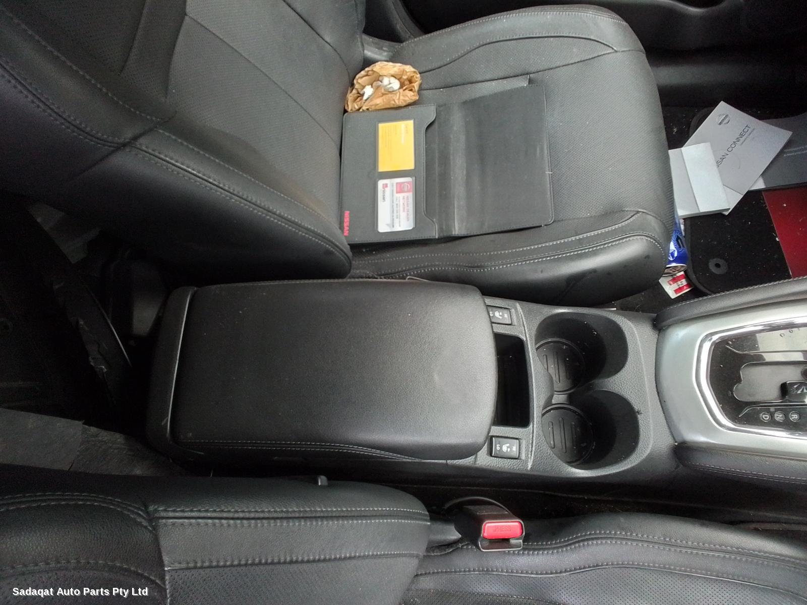 Nissan Qashqai R/bar Bracket/reinfo