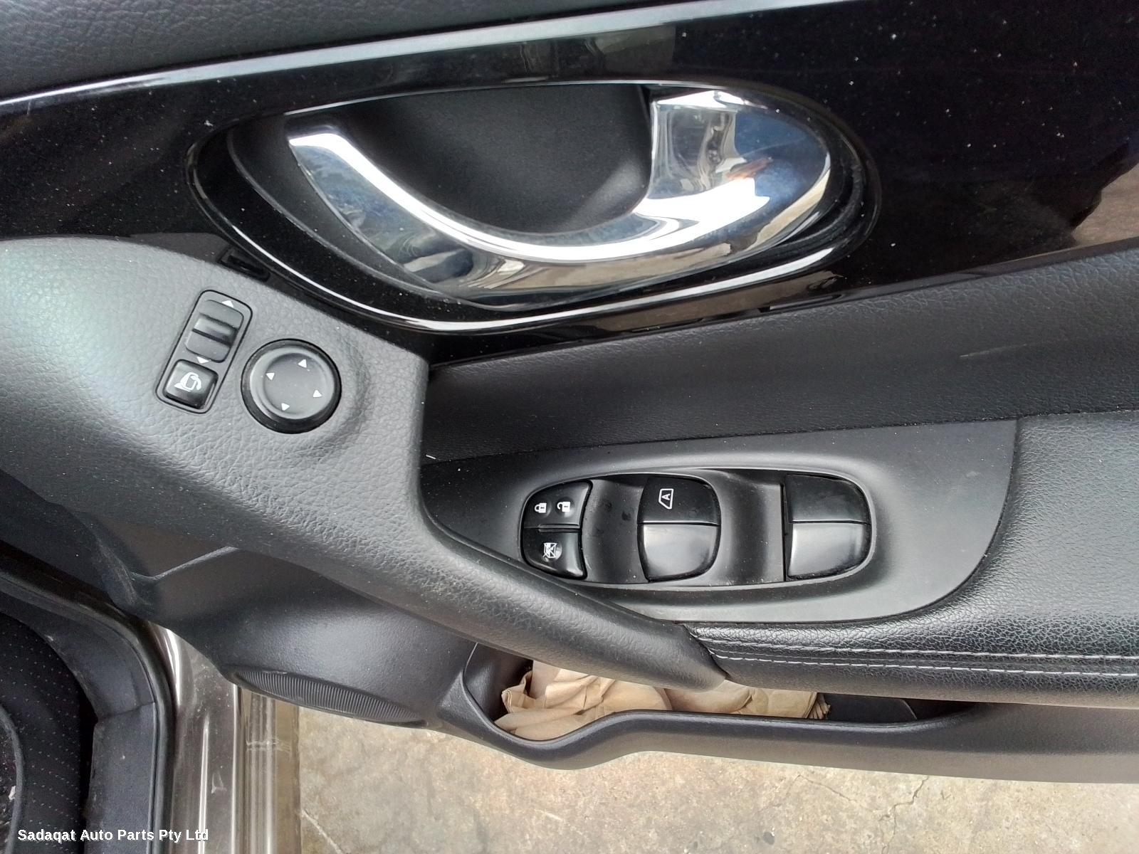 Nissan Qashqai R/bar Bracket/reinfo