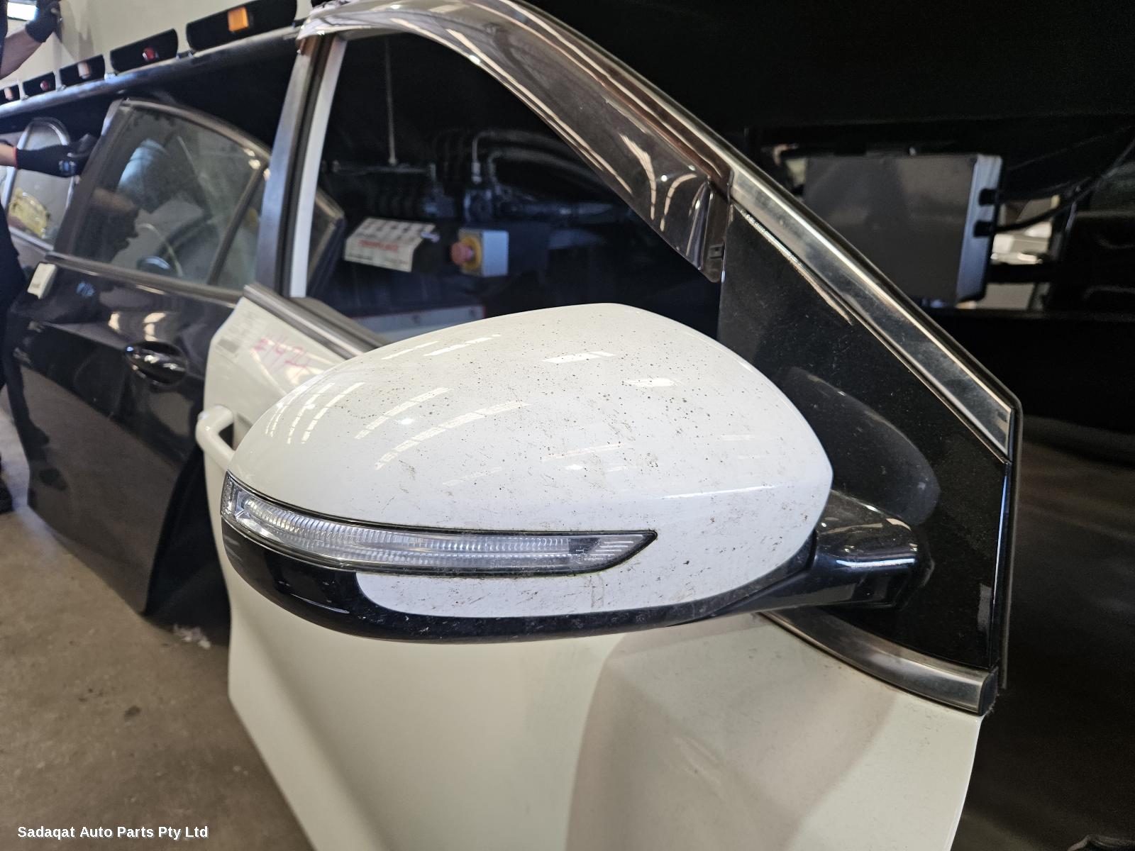Kia Sportage Right Door Mirror