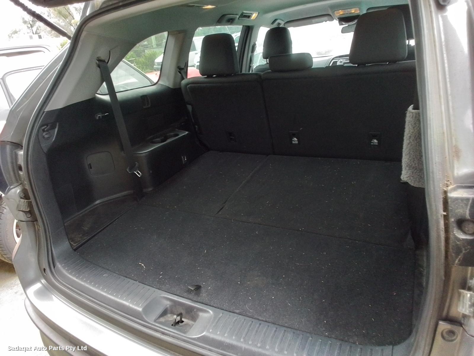 Toyota Kluger Seatbelt/stalk