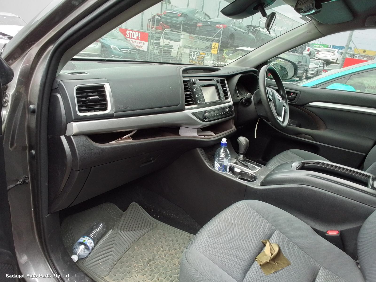 Toyota Kluger Seatbelt/stalk