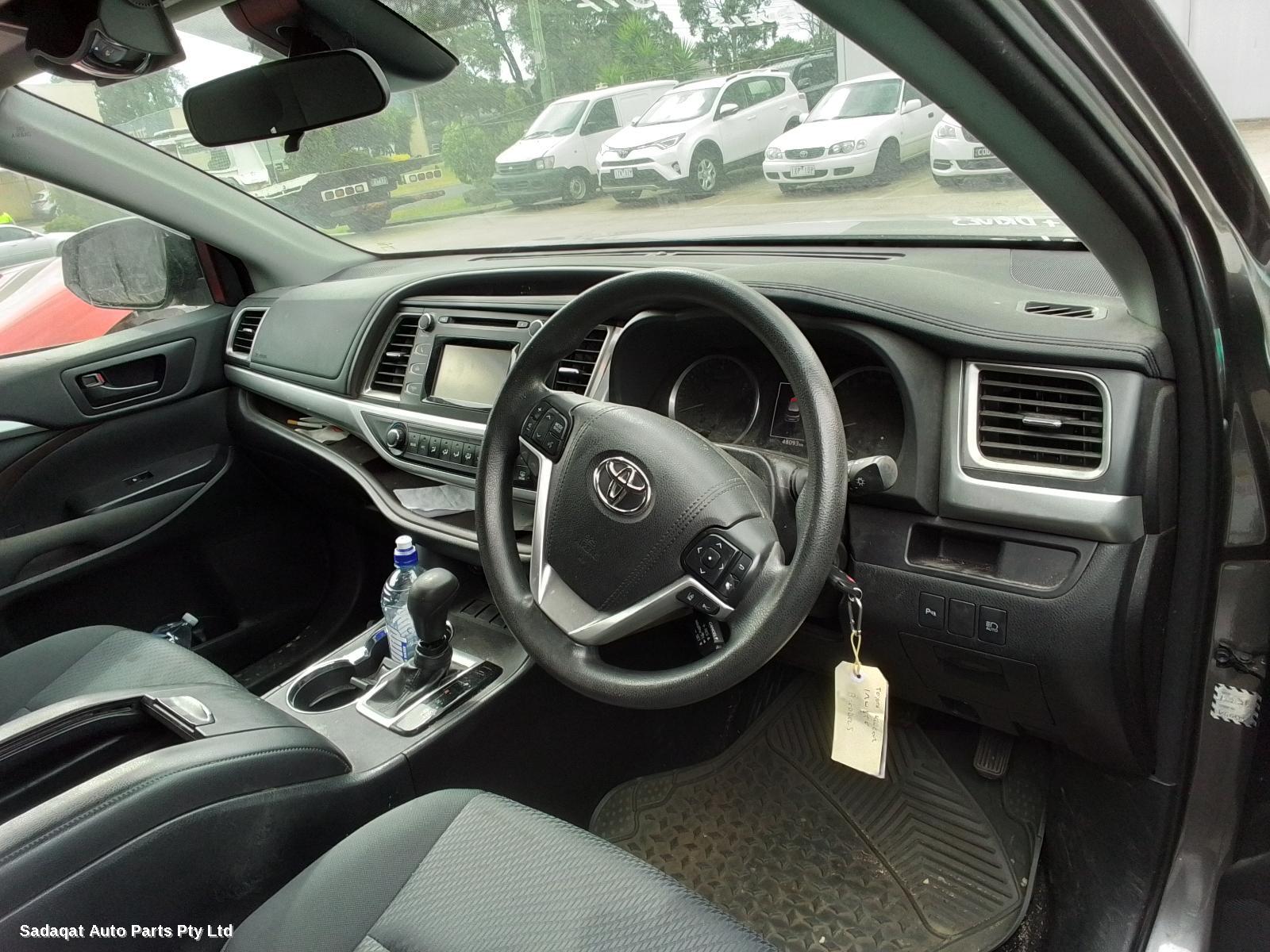 Toyota Kluger Seatbelt/stalk