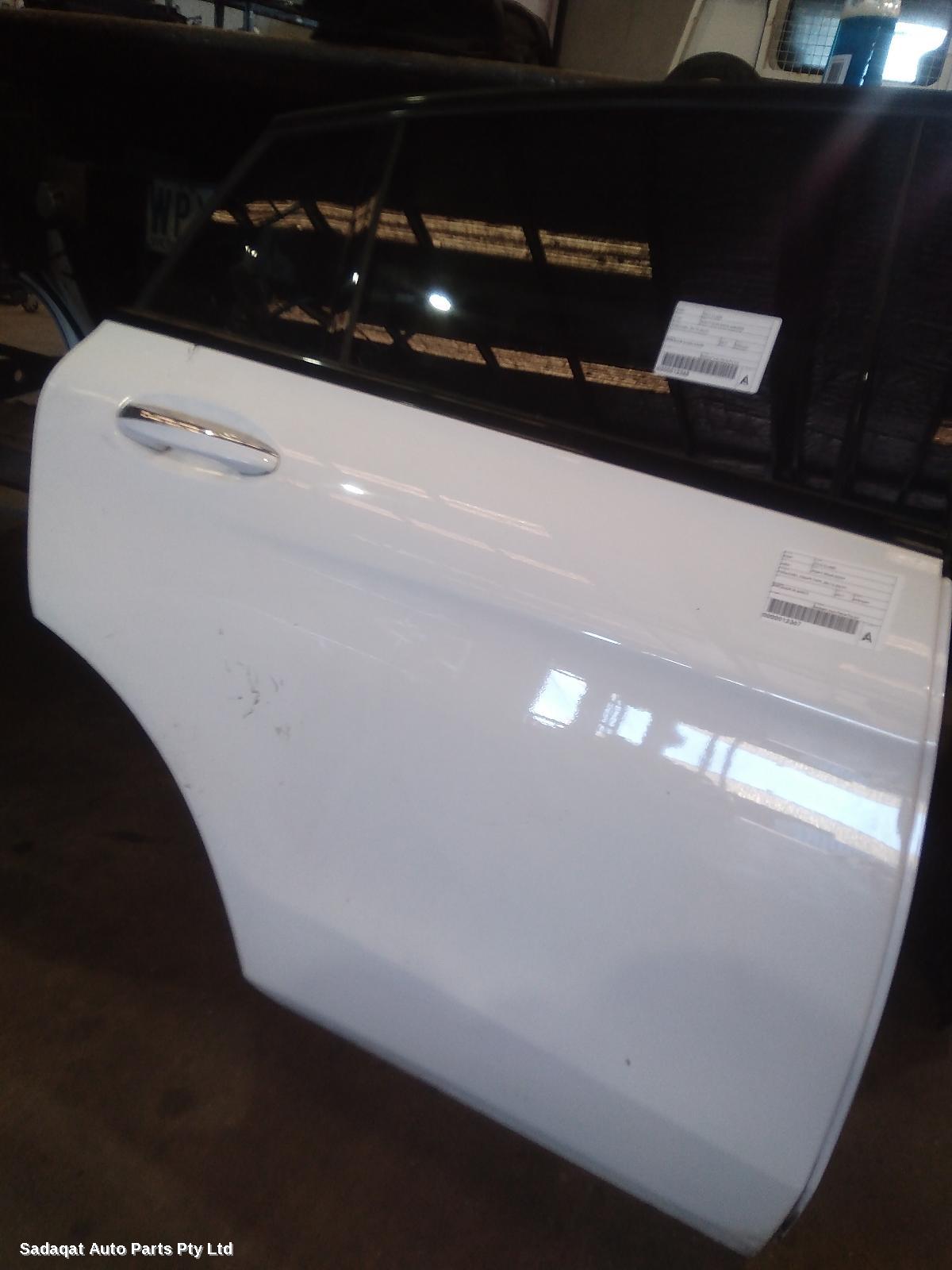 Mercedes Glc Class Right_rear_door_sliding