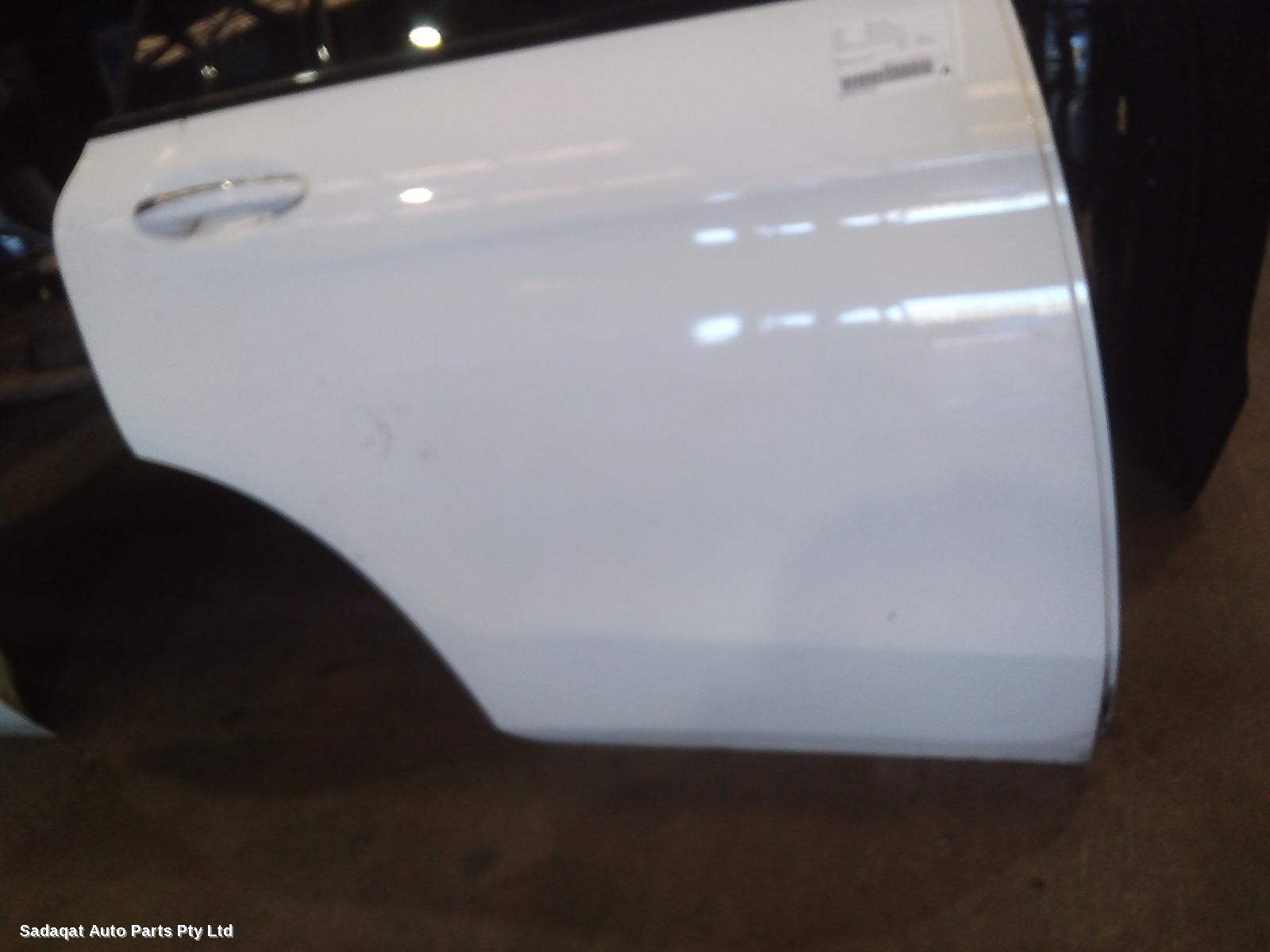 Mercedes Glc Class Right_rear_door_sliding