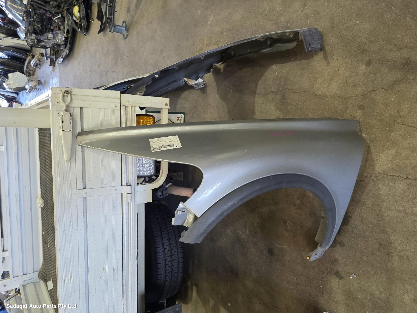 Volvo S40 Left Guard