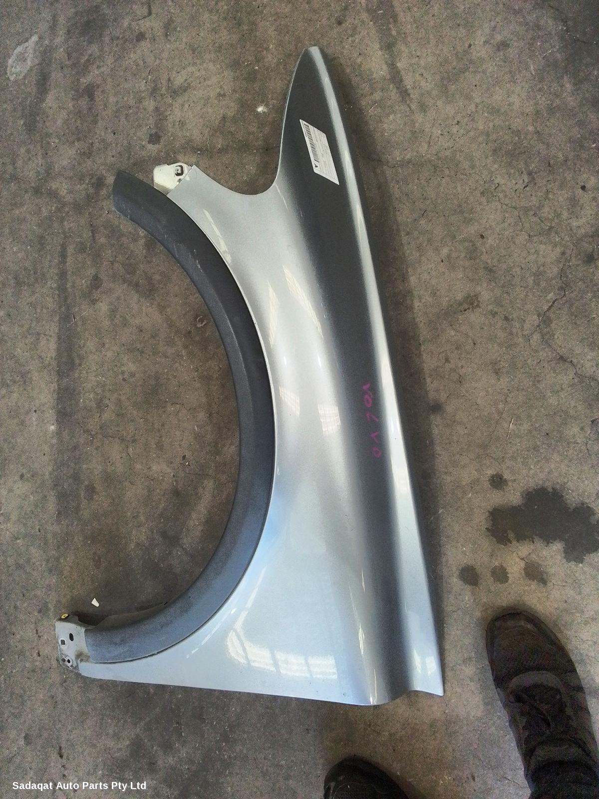 Volvo S40 Left Guard