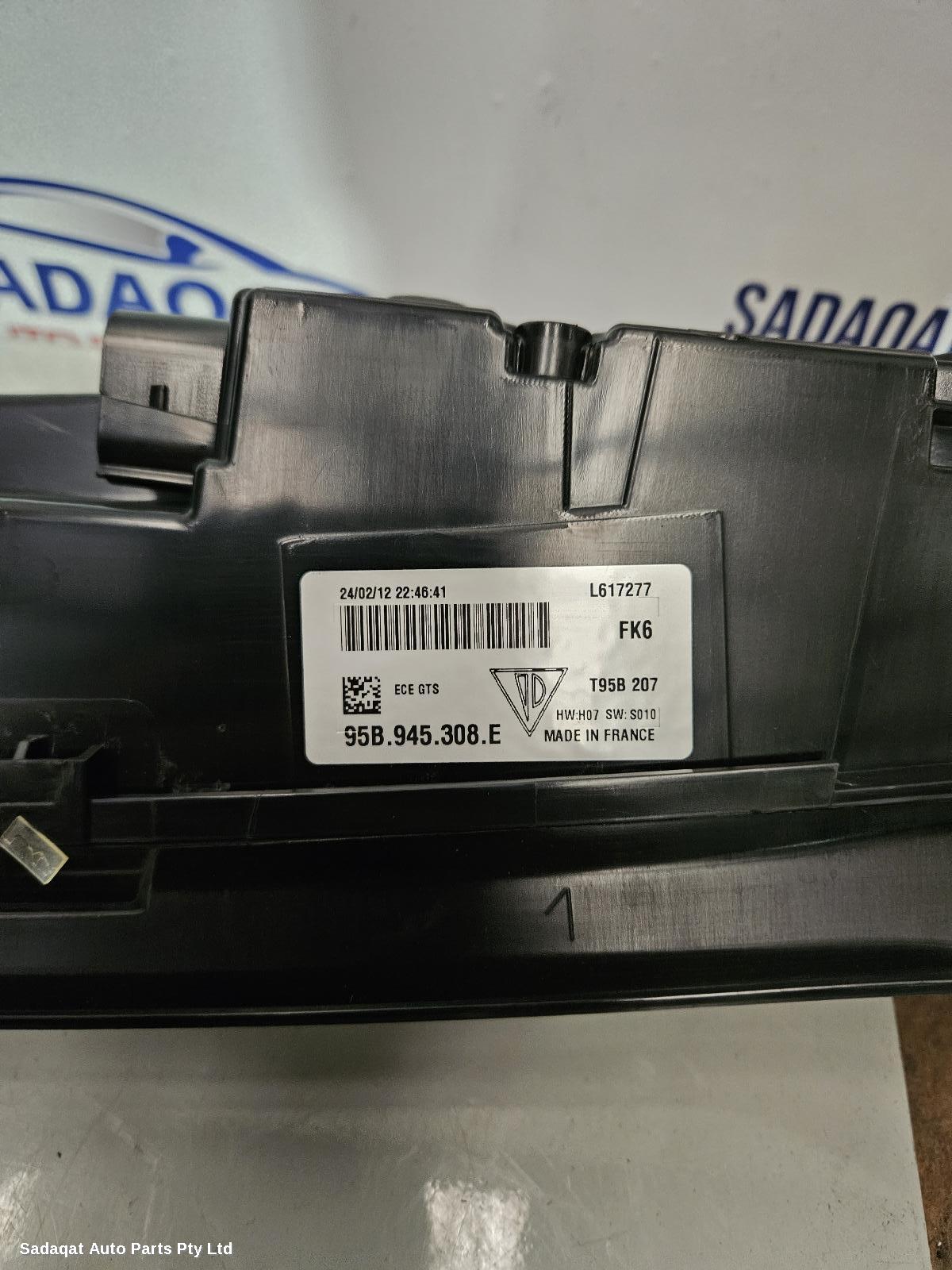 Porsche Macan Rear Garnish