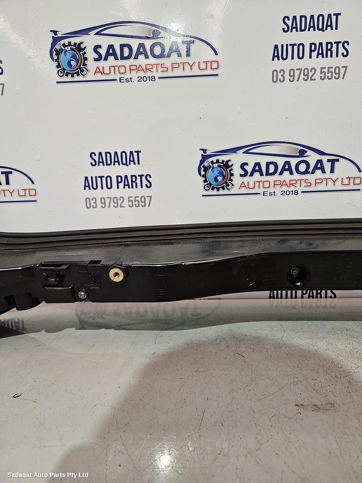 Porsche Macan Rear Garnish