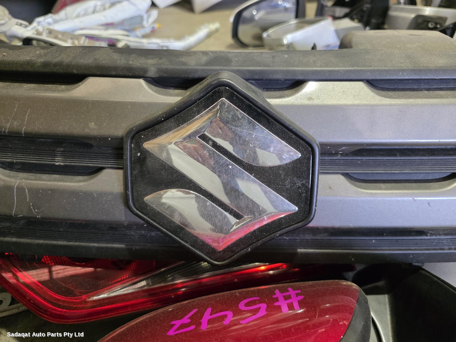 Suzuki Vitara Grille