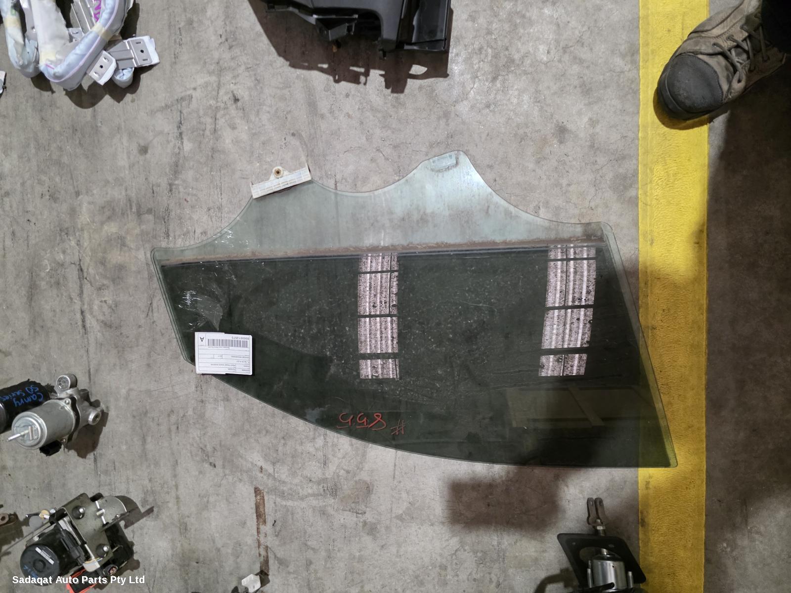 Hyundai Tucson Right Front Door Window