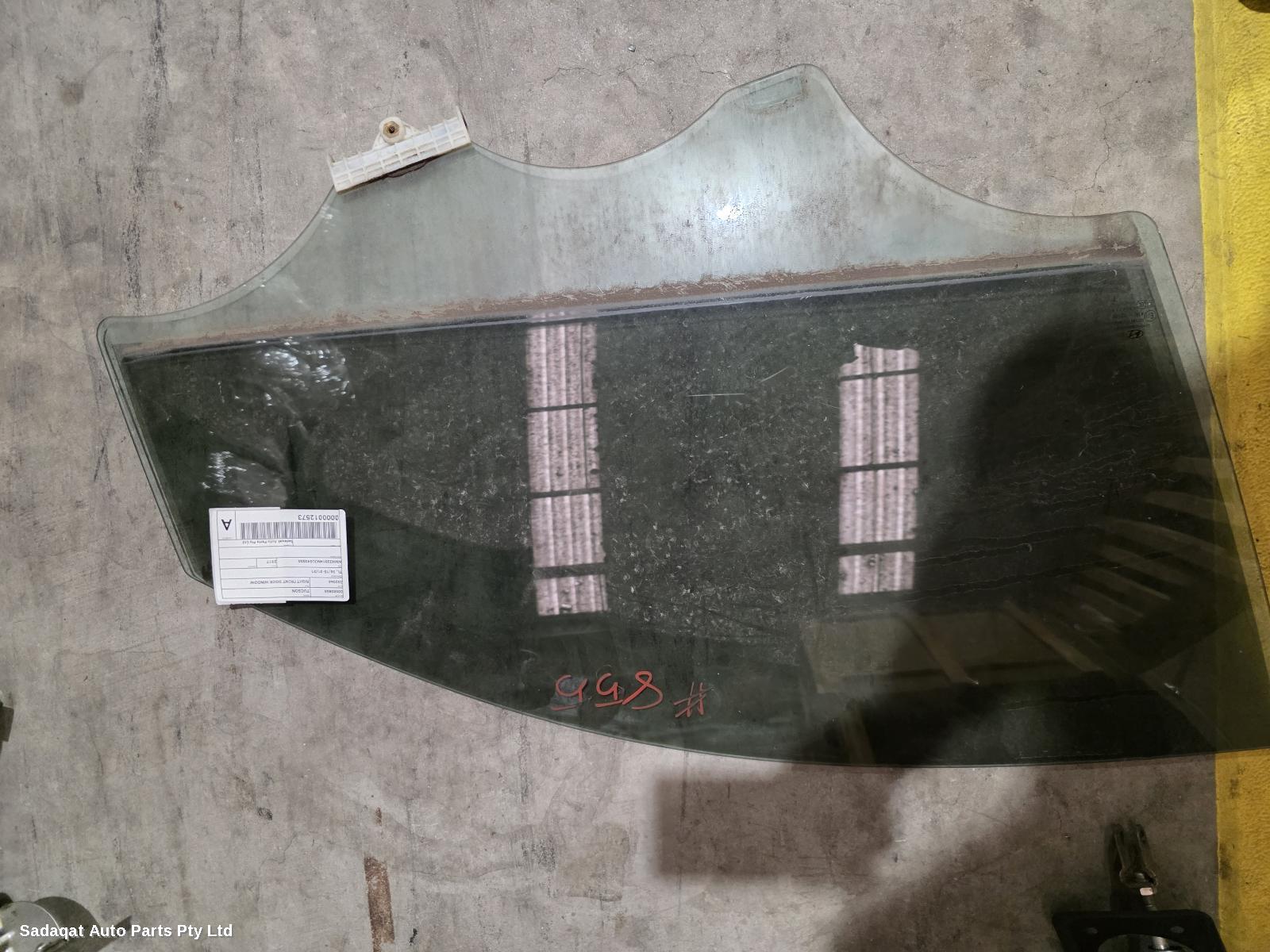 Hyundai Tucson Right Front Door Window