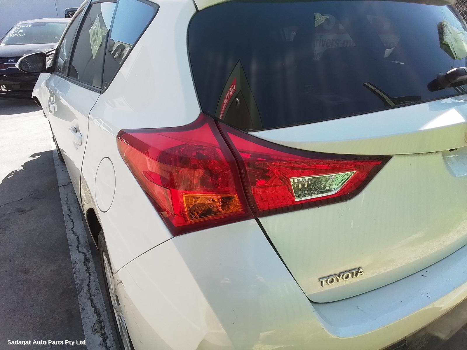 Toyota Corolla Right_rear_door_sliding