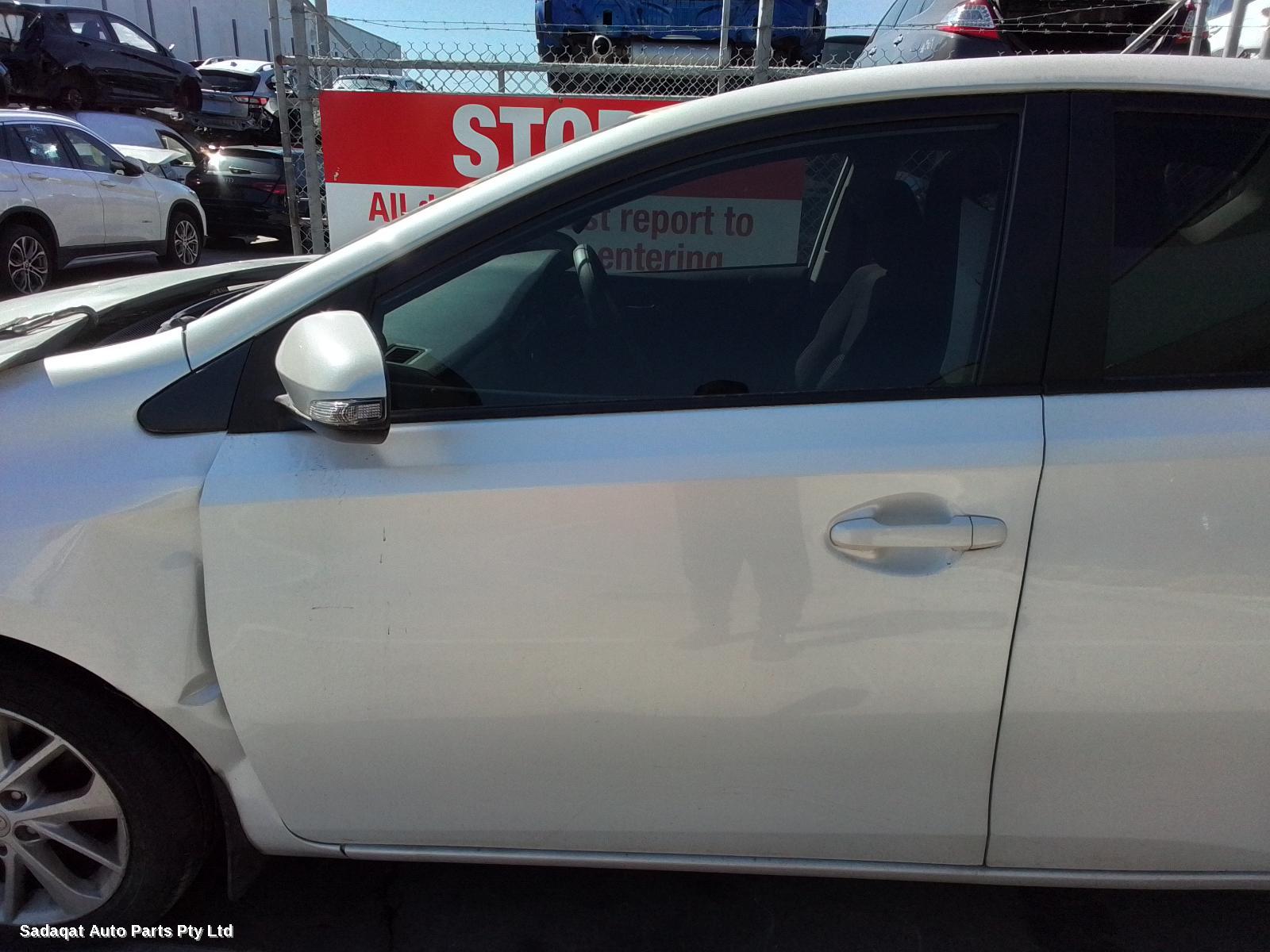Toyota Corolla Right_rear_door_sliding