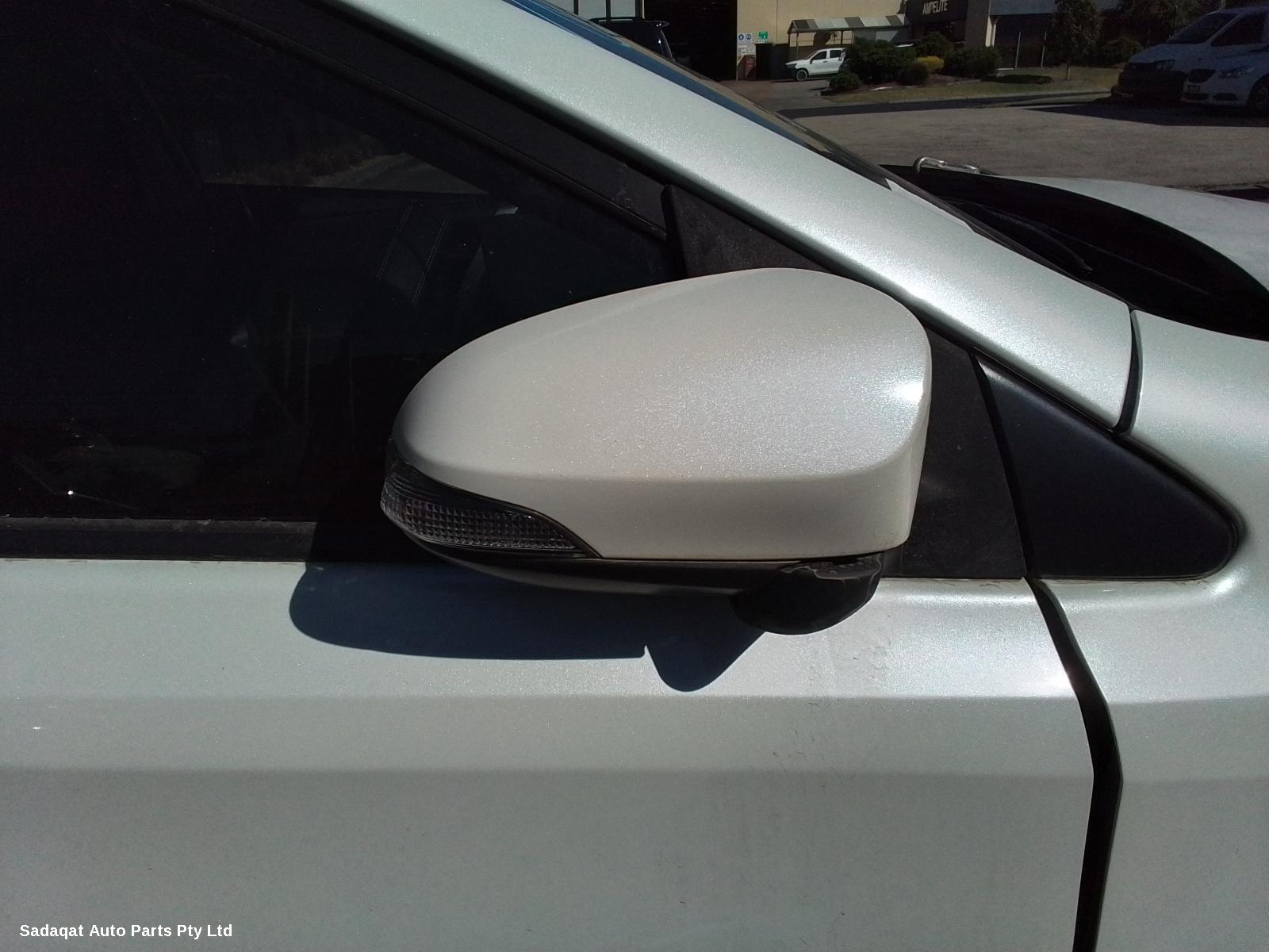 Toyota Corolla Right_rear_door_sliding