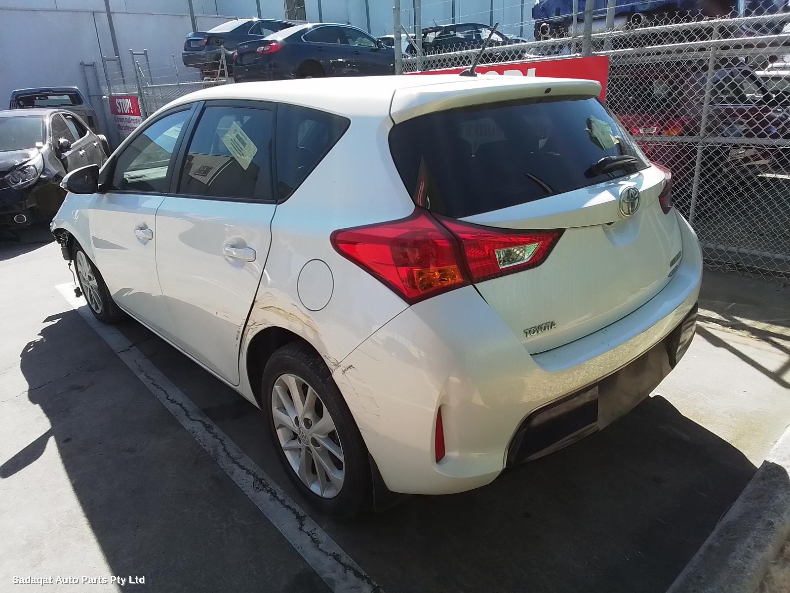 Toyota Corolla Right_rear_door_sliding