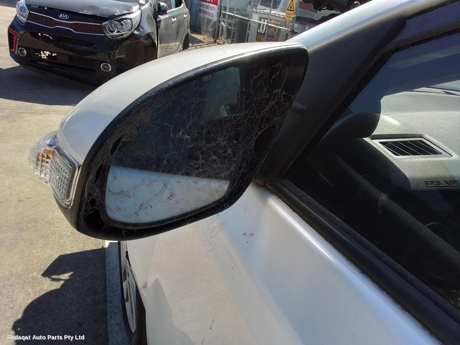 Toyota Corolla Right_rear_door_sliding