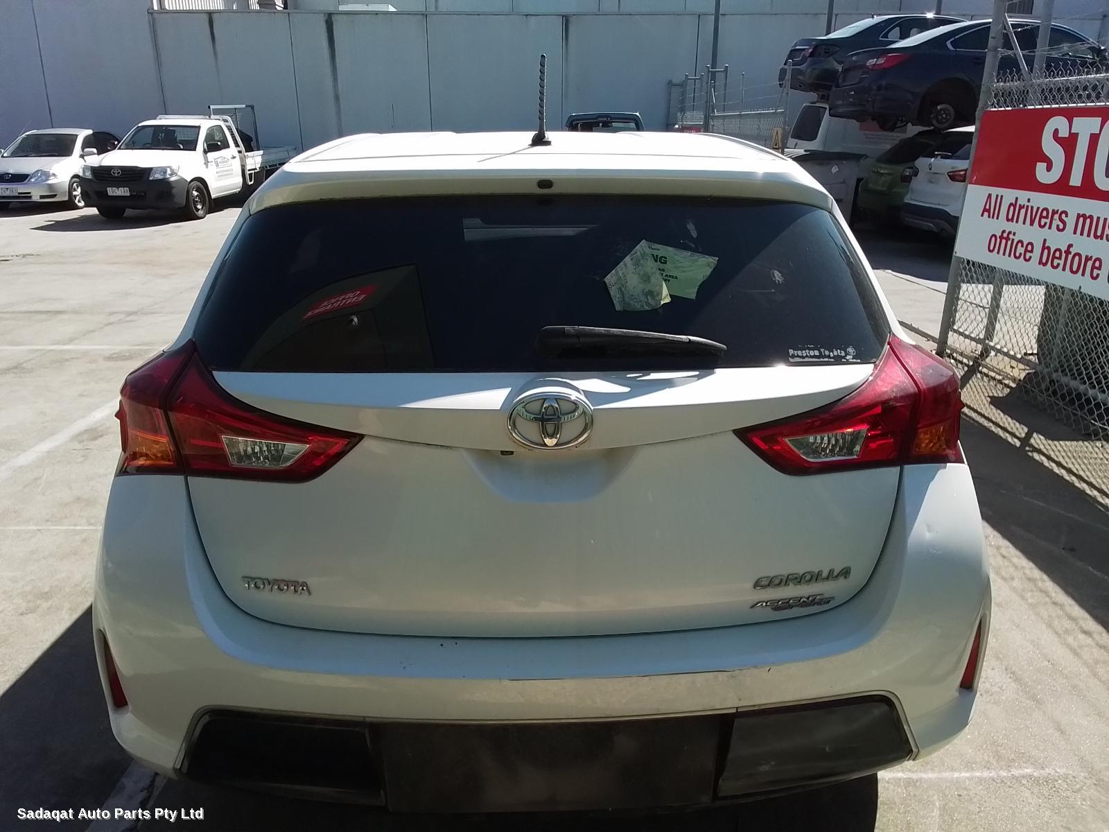 Toyota Corolla Right_rear_door_sliding