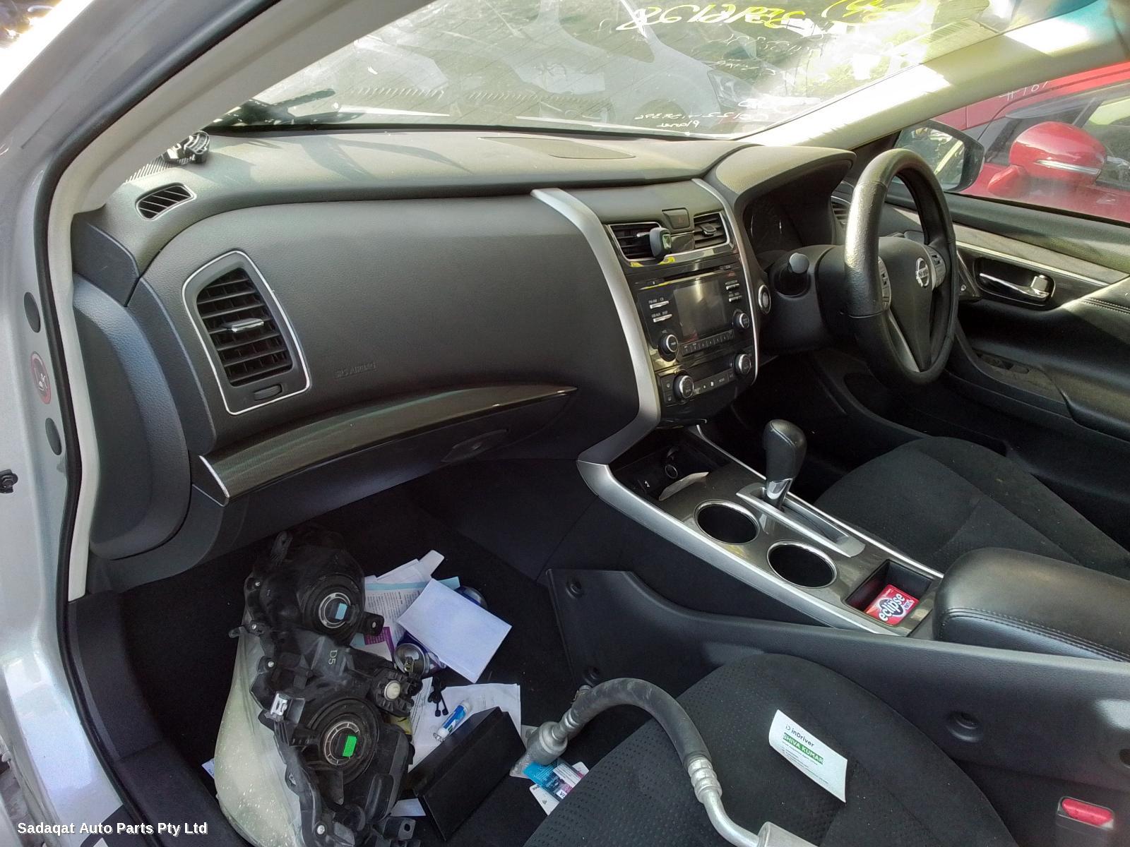 Nissan Altima Right Door Mirror