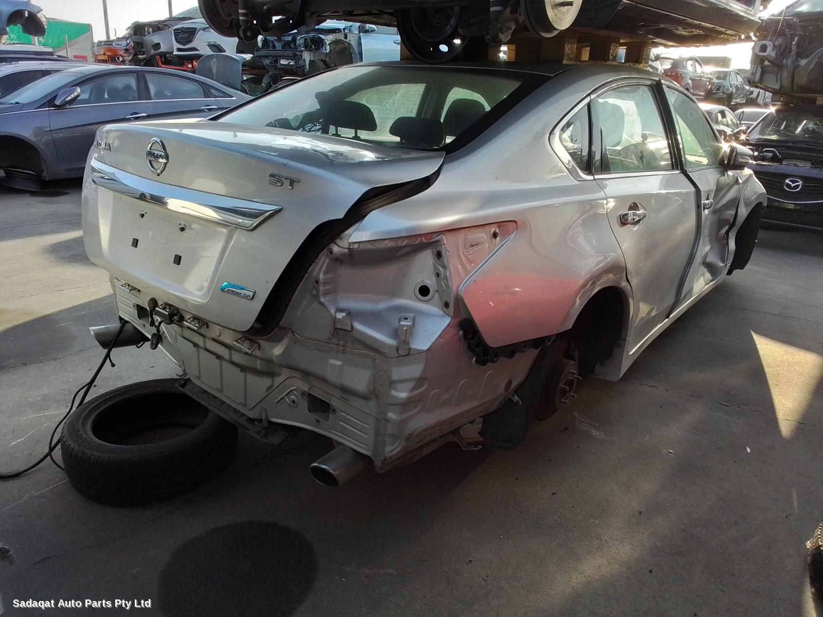 Nissan Altima Right Door Mirror