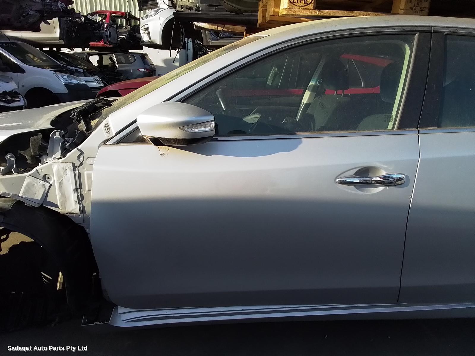 Nissan Altima Right Door Mirror