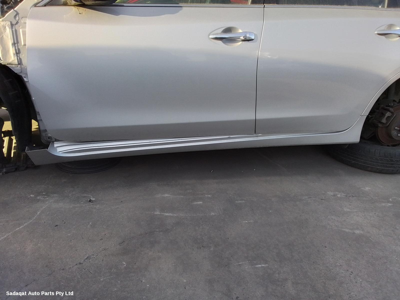 Nissan Altima Right Door Mirror