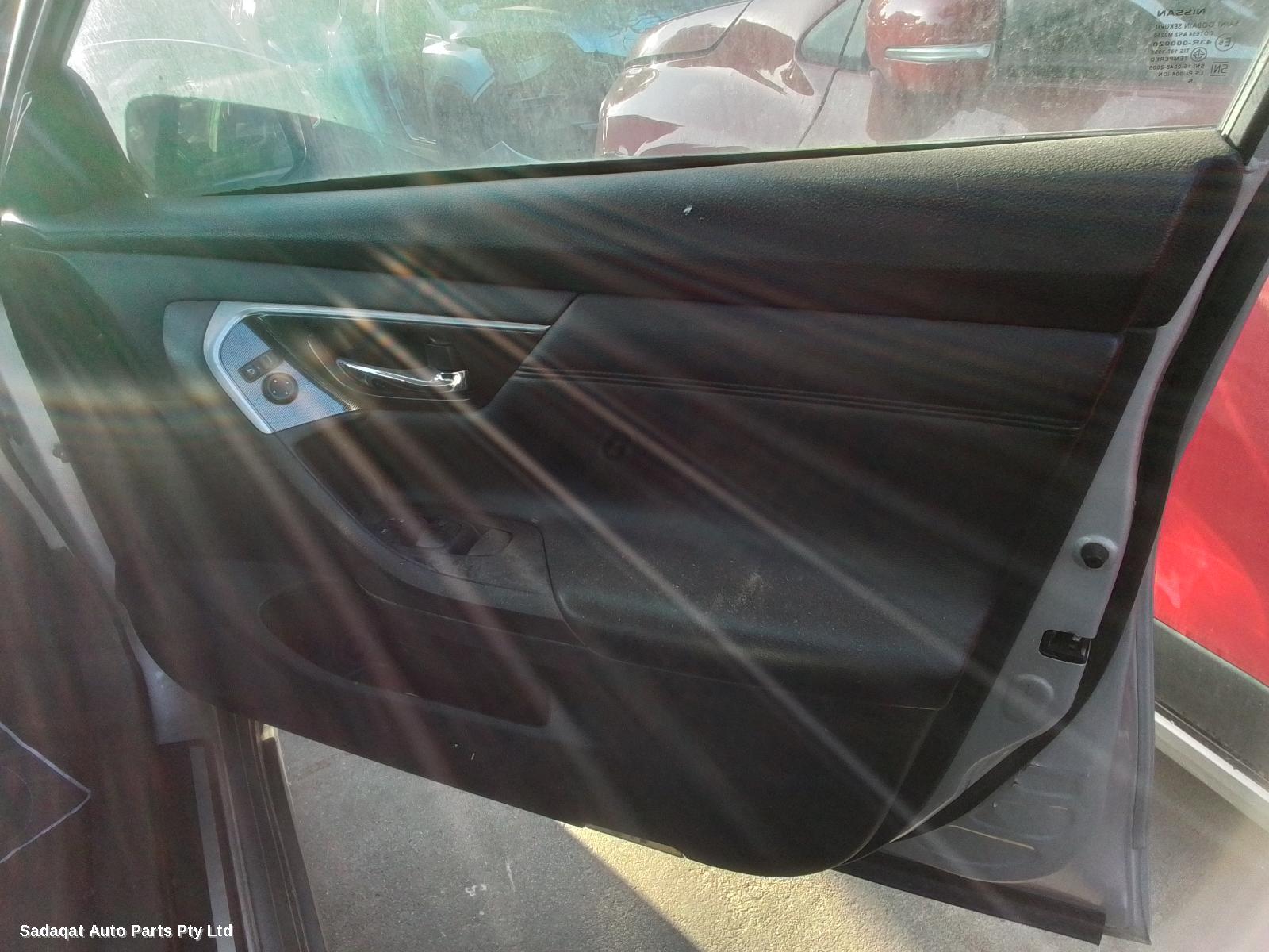 Nissan Altima Right Door Mirror