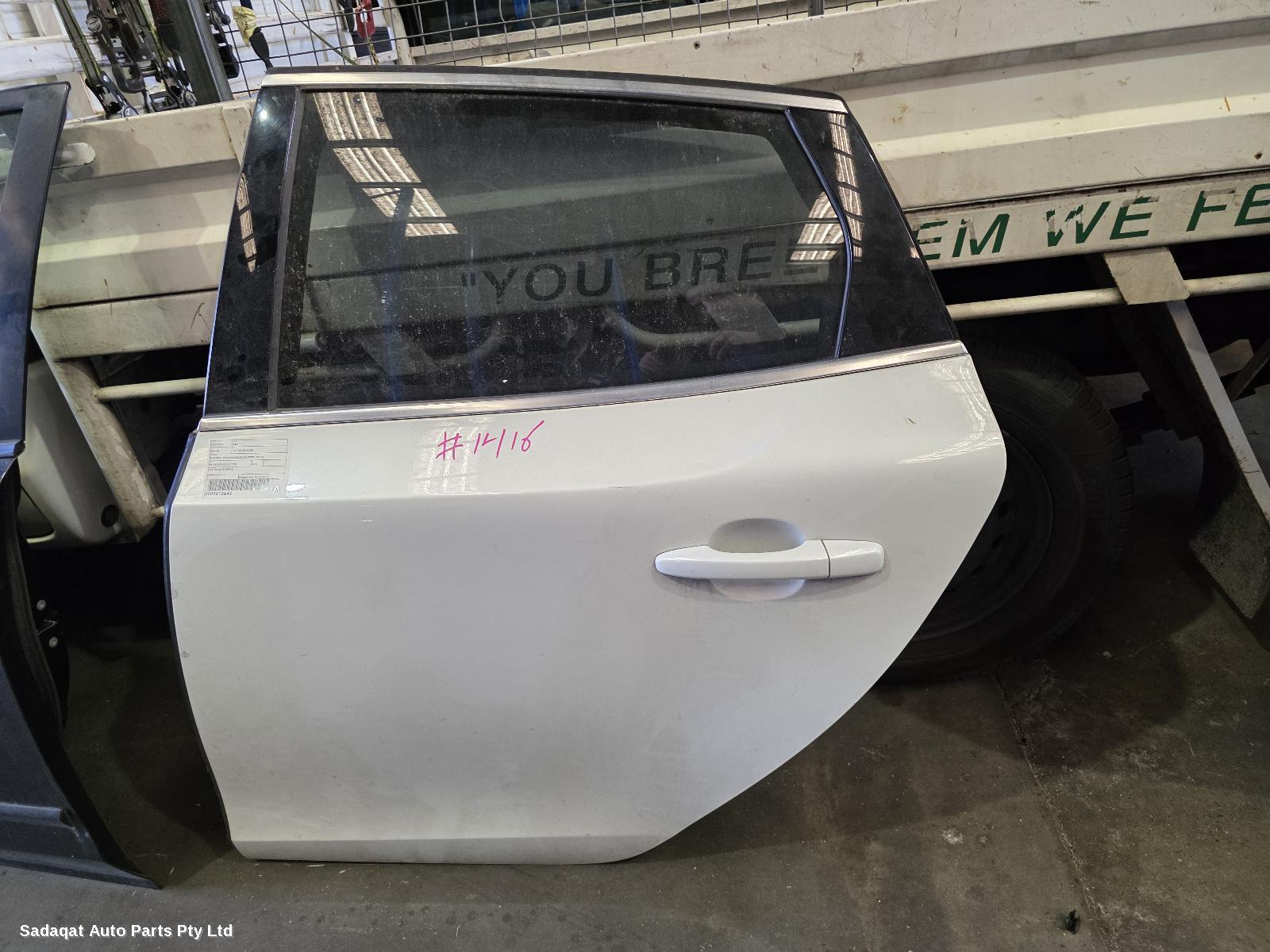 Volvo S40 Left Rear Door/sliding