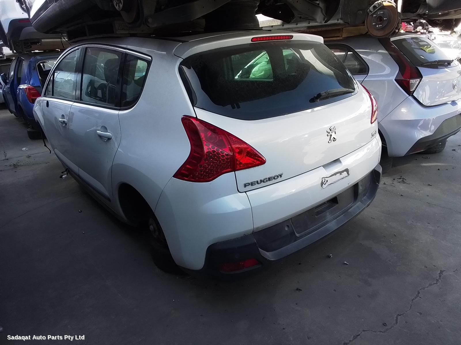 Peugeot 3008 Right Front Door