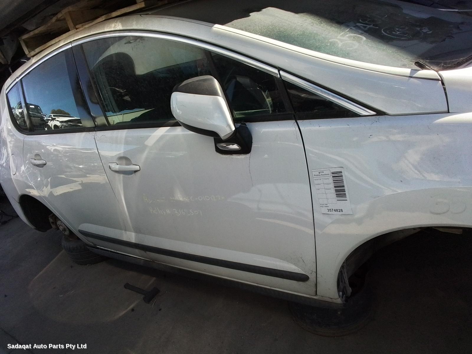 Peugeot 3008 Right Front Door