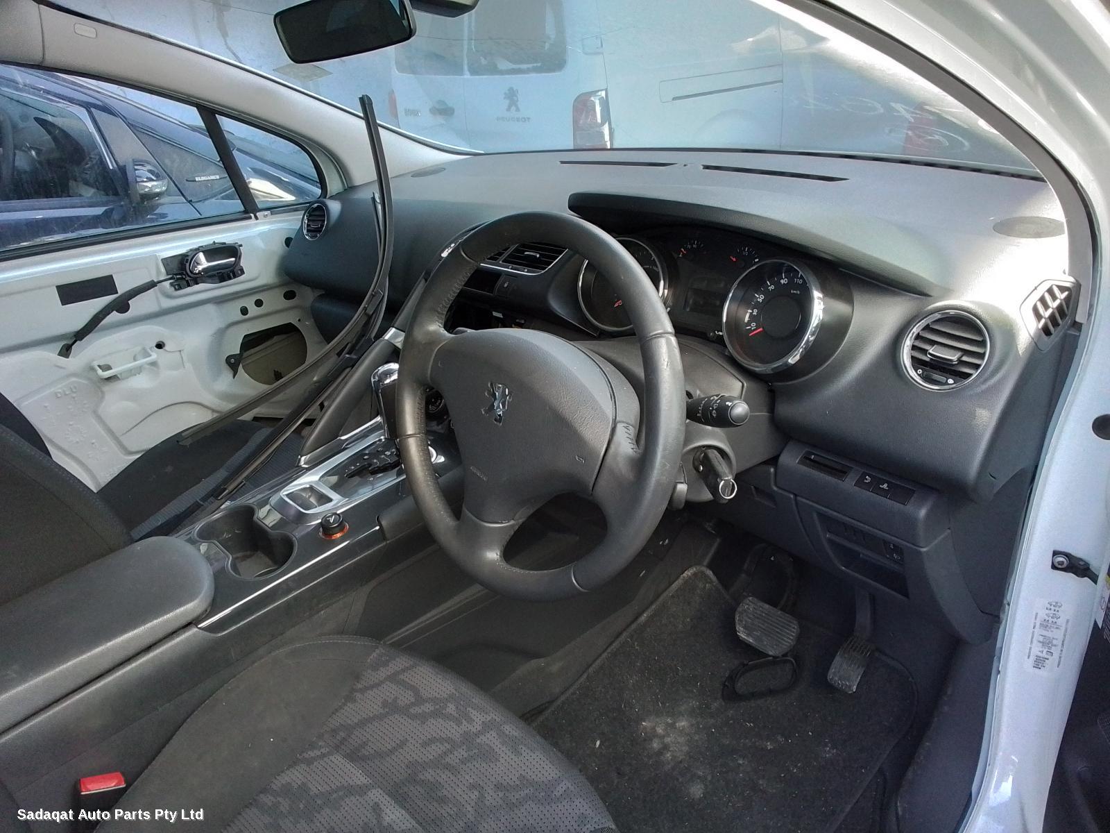 Peugeot 3008 Right Front Door