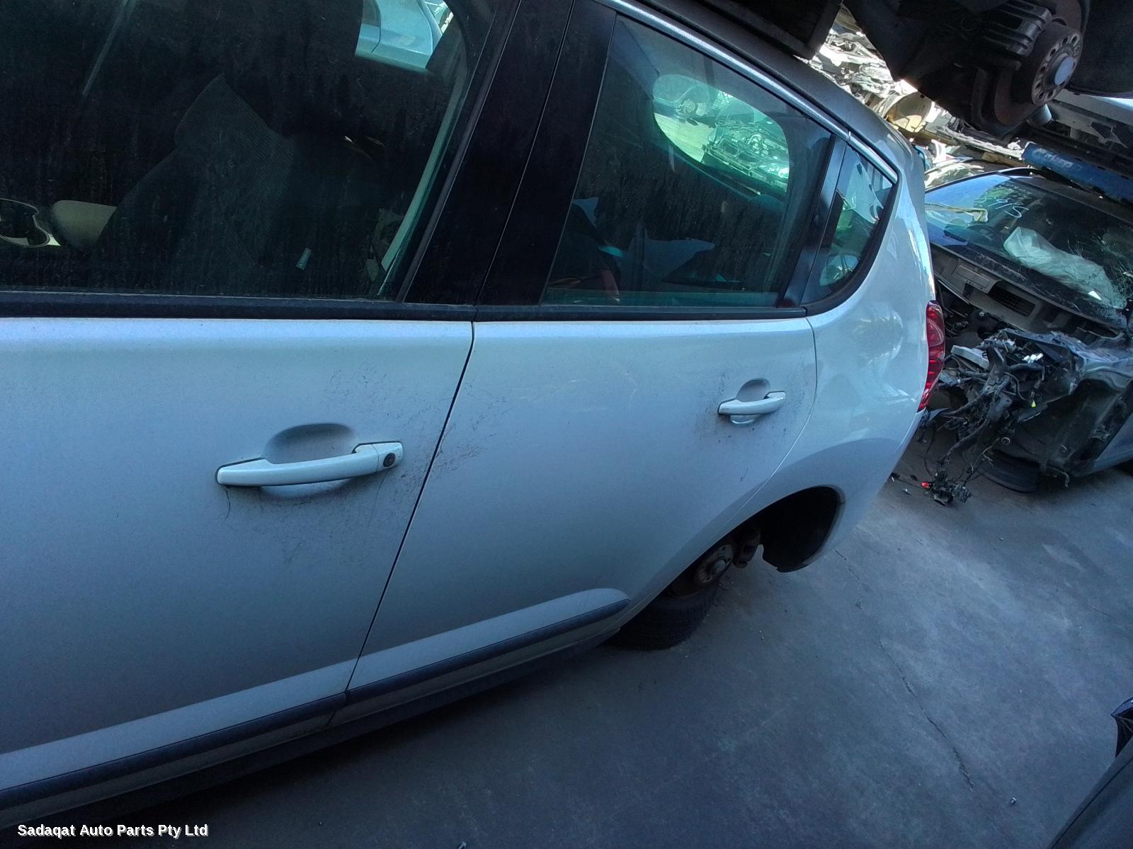 Peugeot 3008 Right Front Door