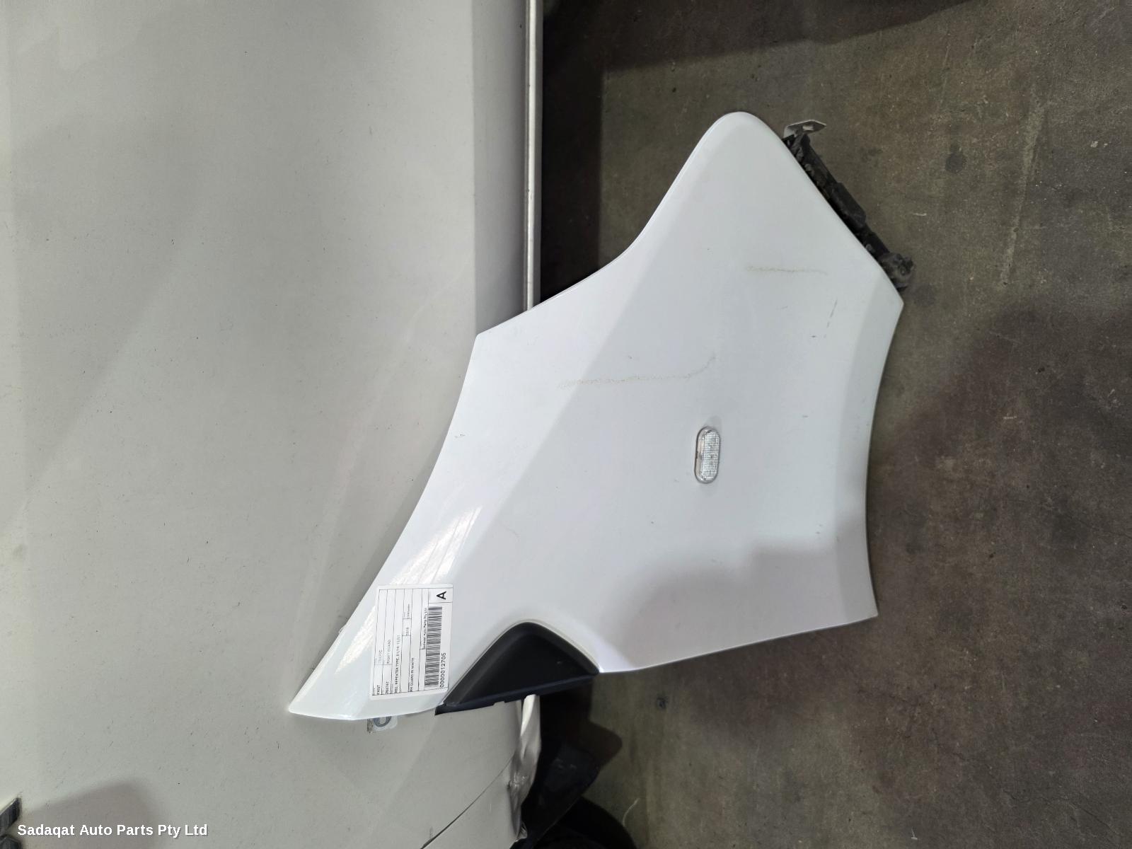 Renault Trafic Right Guard